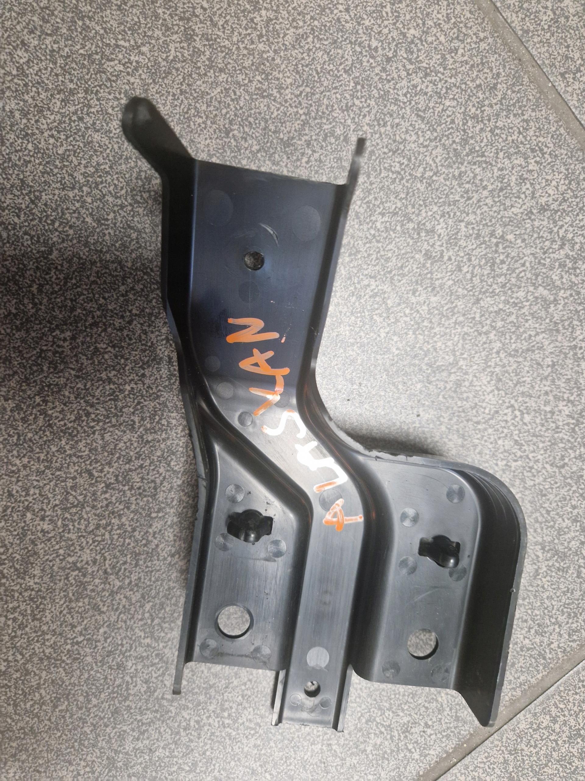 CONSOLE SUPPORT PLAQUE ARRIÈRE NAVARA D23 NP300 ALASKAN 2,3DCI