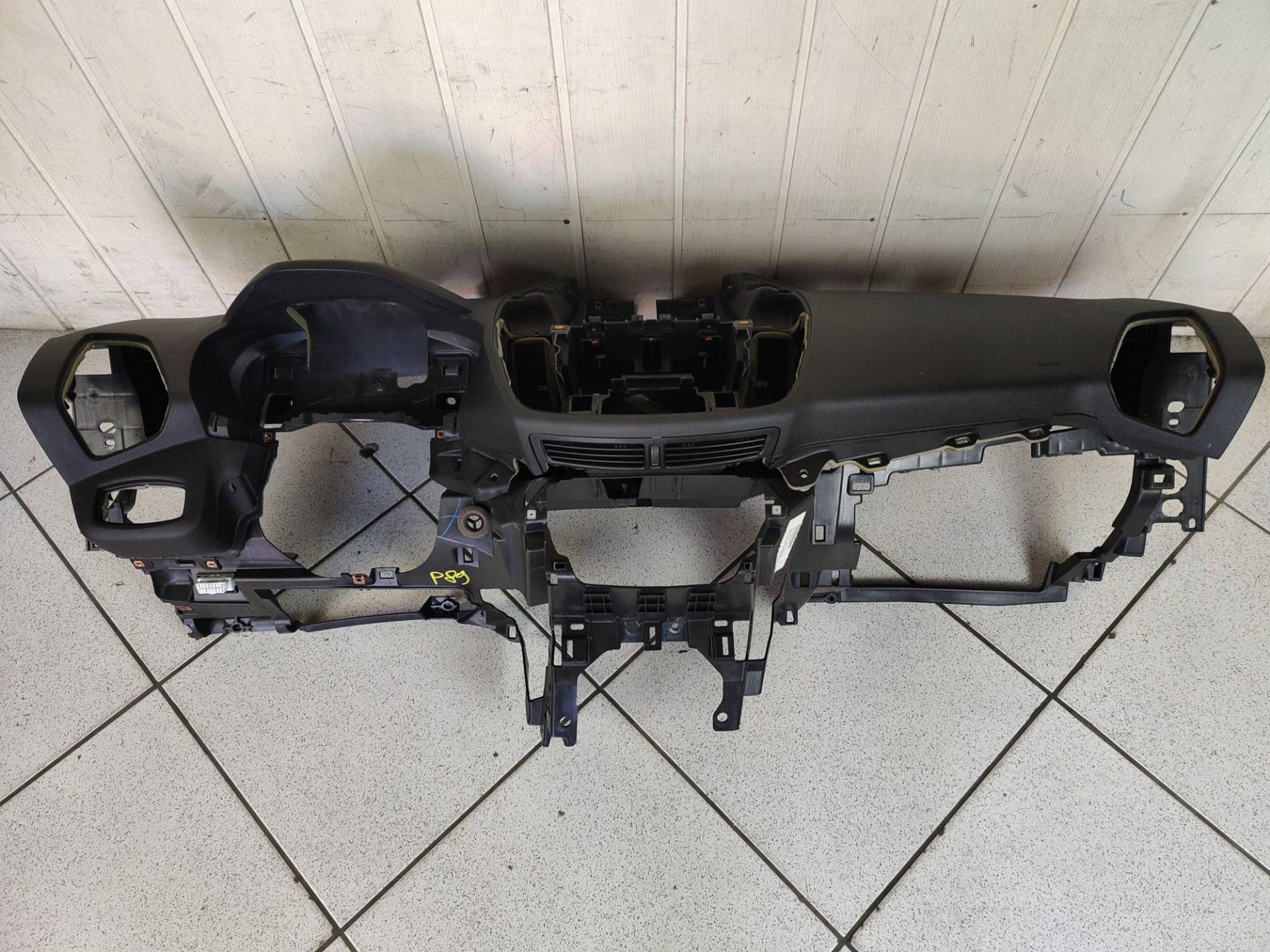 dashboard instrument panel console Ford Escape 3 C520 facelift 2017 2025605XCB