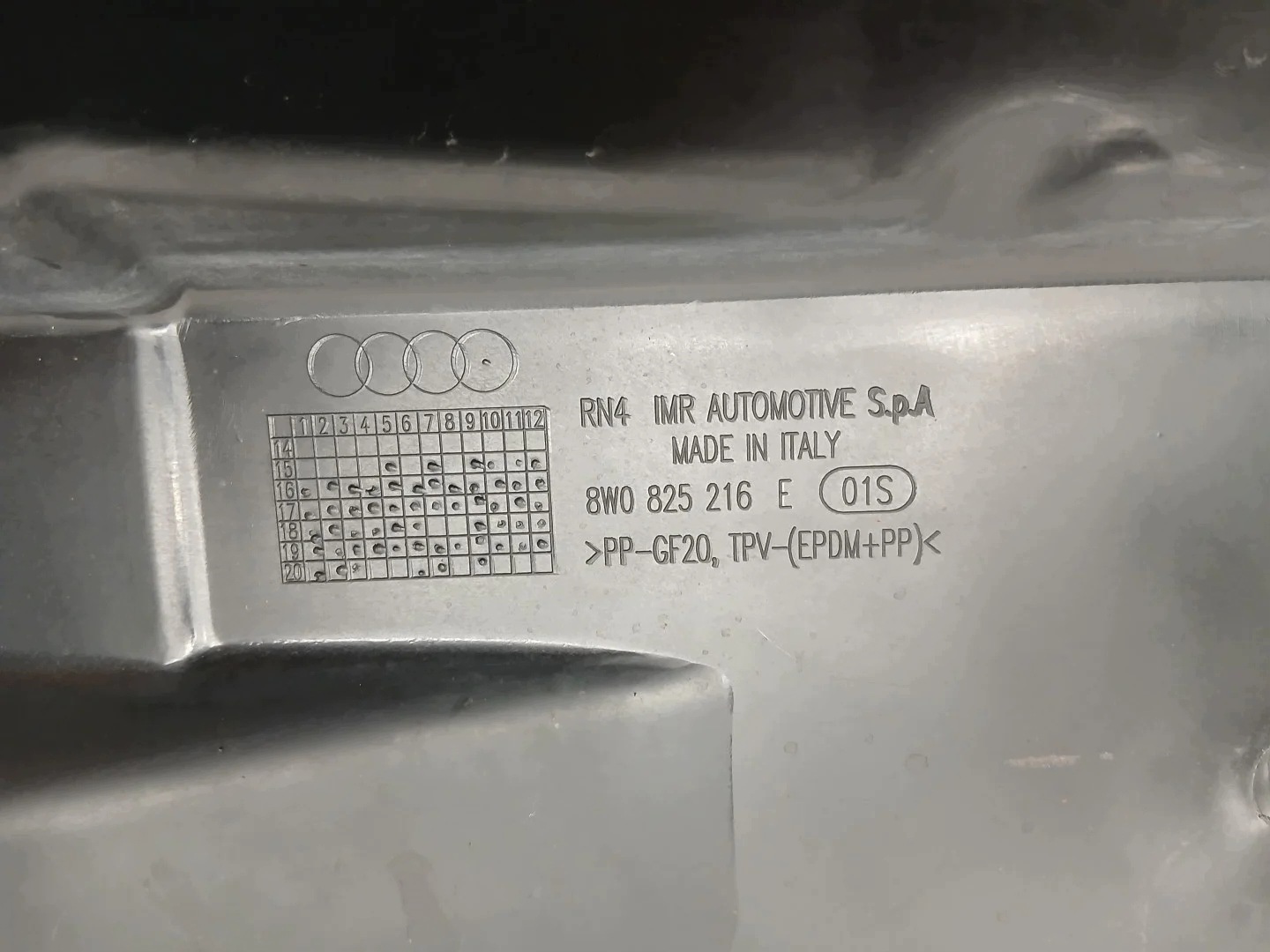 AUDI A4 B9 LIFT cover chassis right rear part 8W0825216E