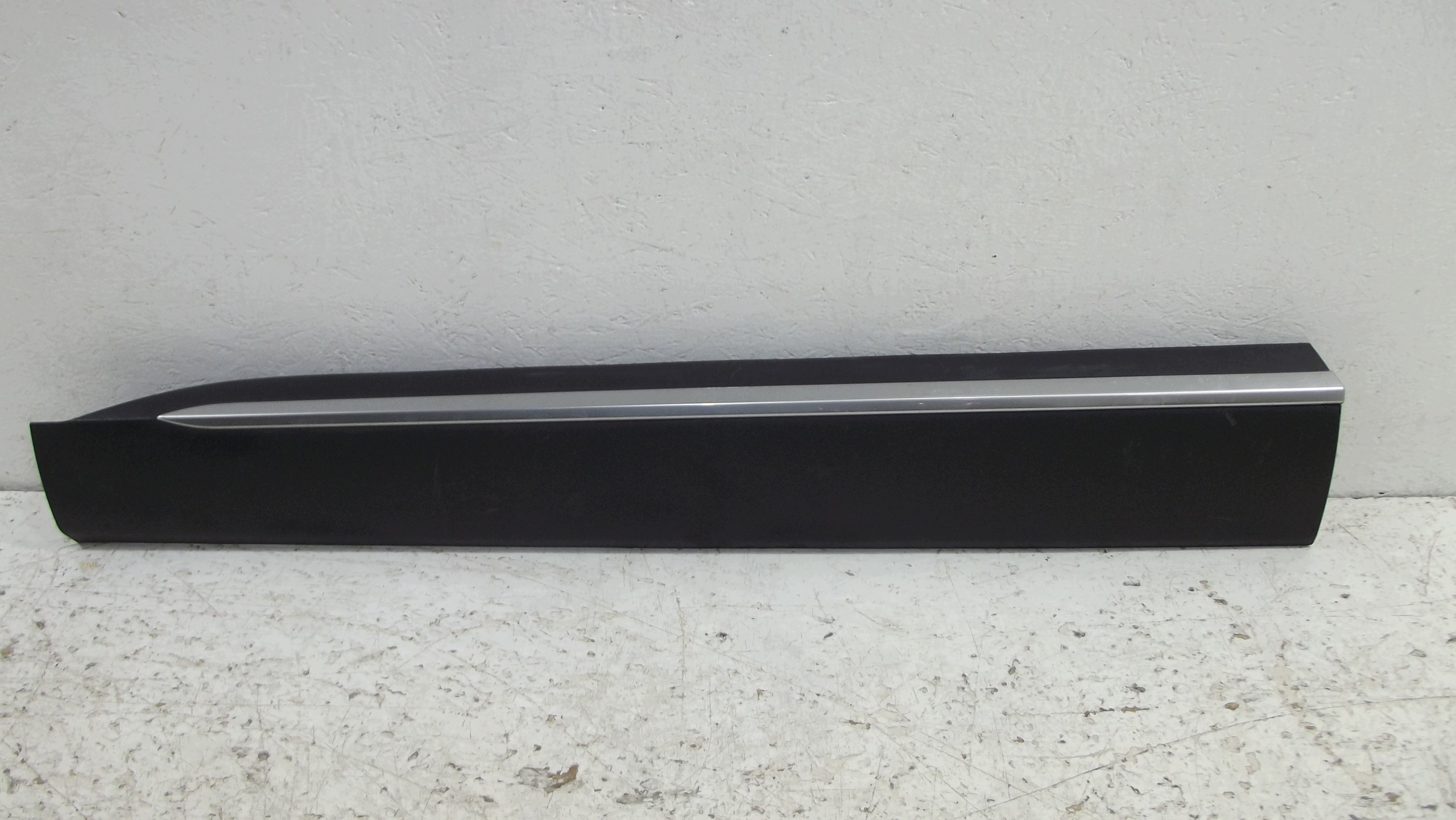 Kia Sorento IV moulding door left front 87721-P2000