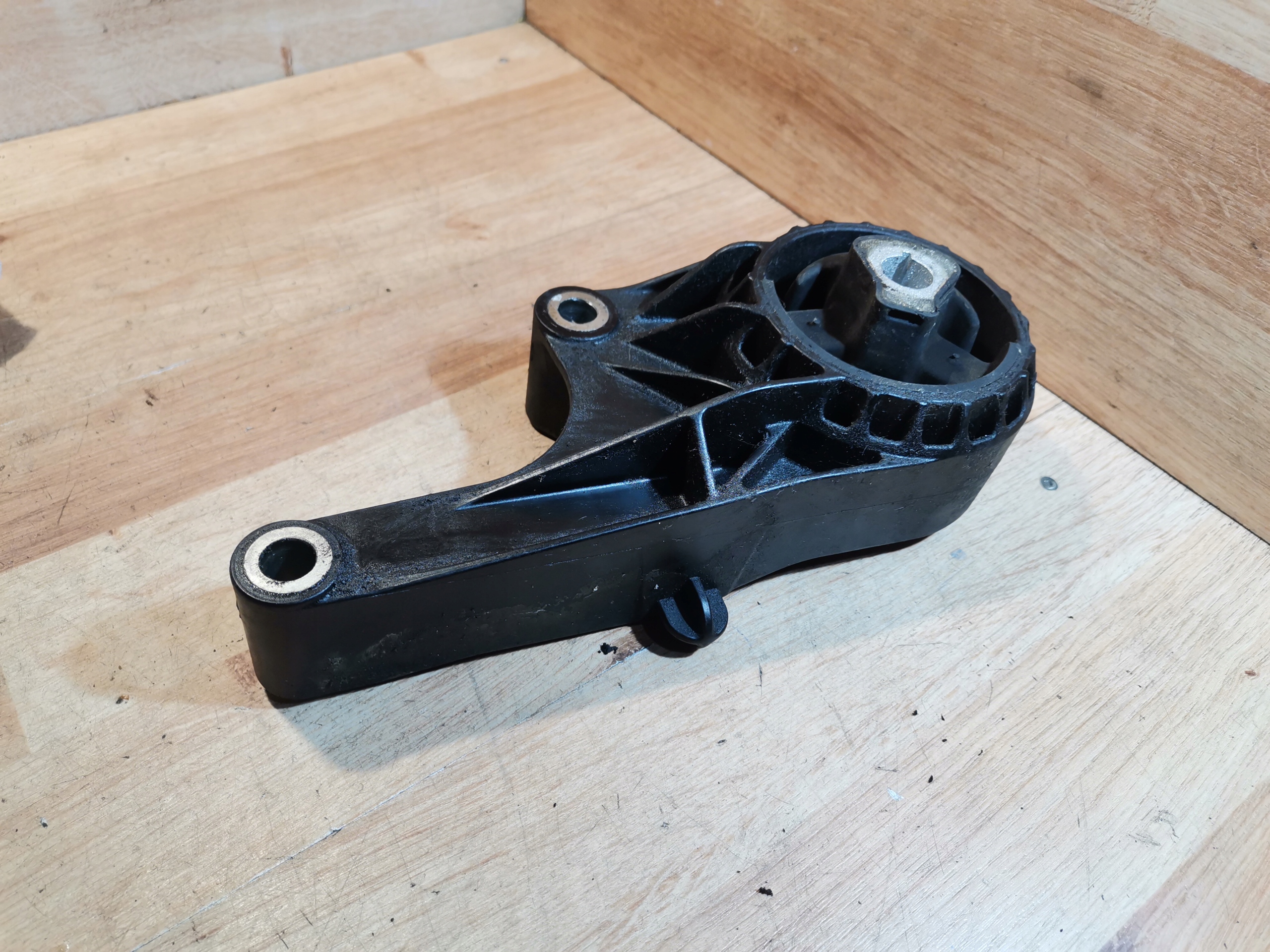 engine mount gearboxes front manual Opel Zafira C Astra J 1.8 13248607
