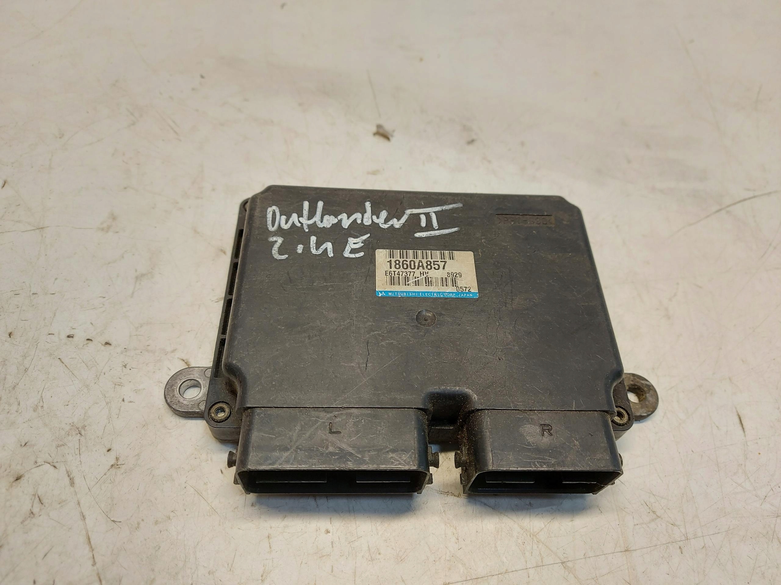 MITSUBISHI OUTLANDER III 2.4 B module control unit of the engine 1860A857