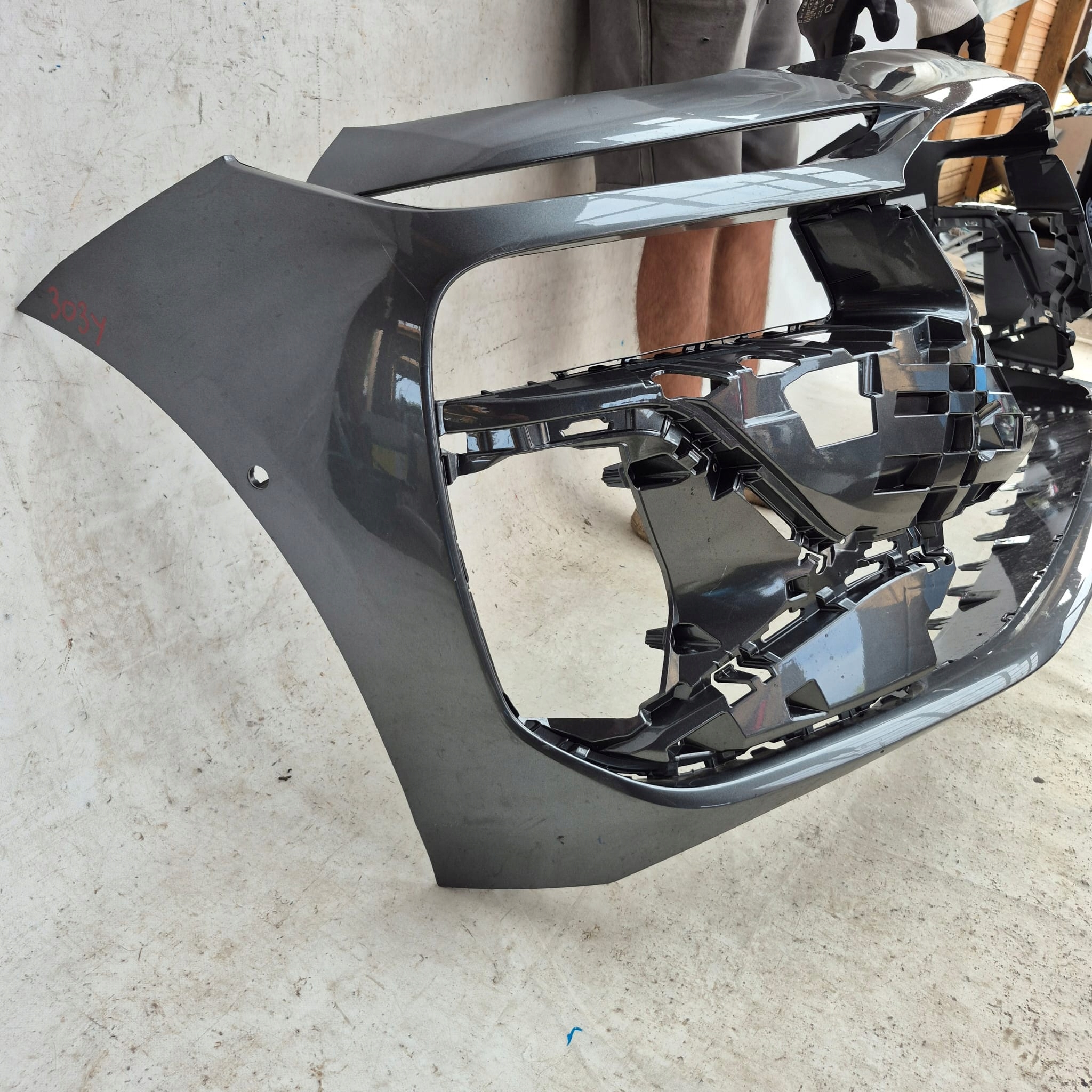 AUDI A6 C9 E-TRON 85E 25- bumper front front PDC