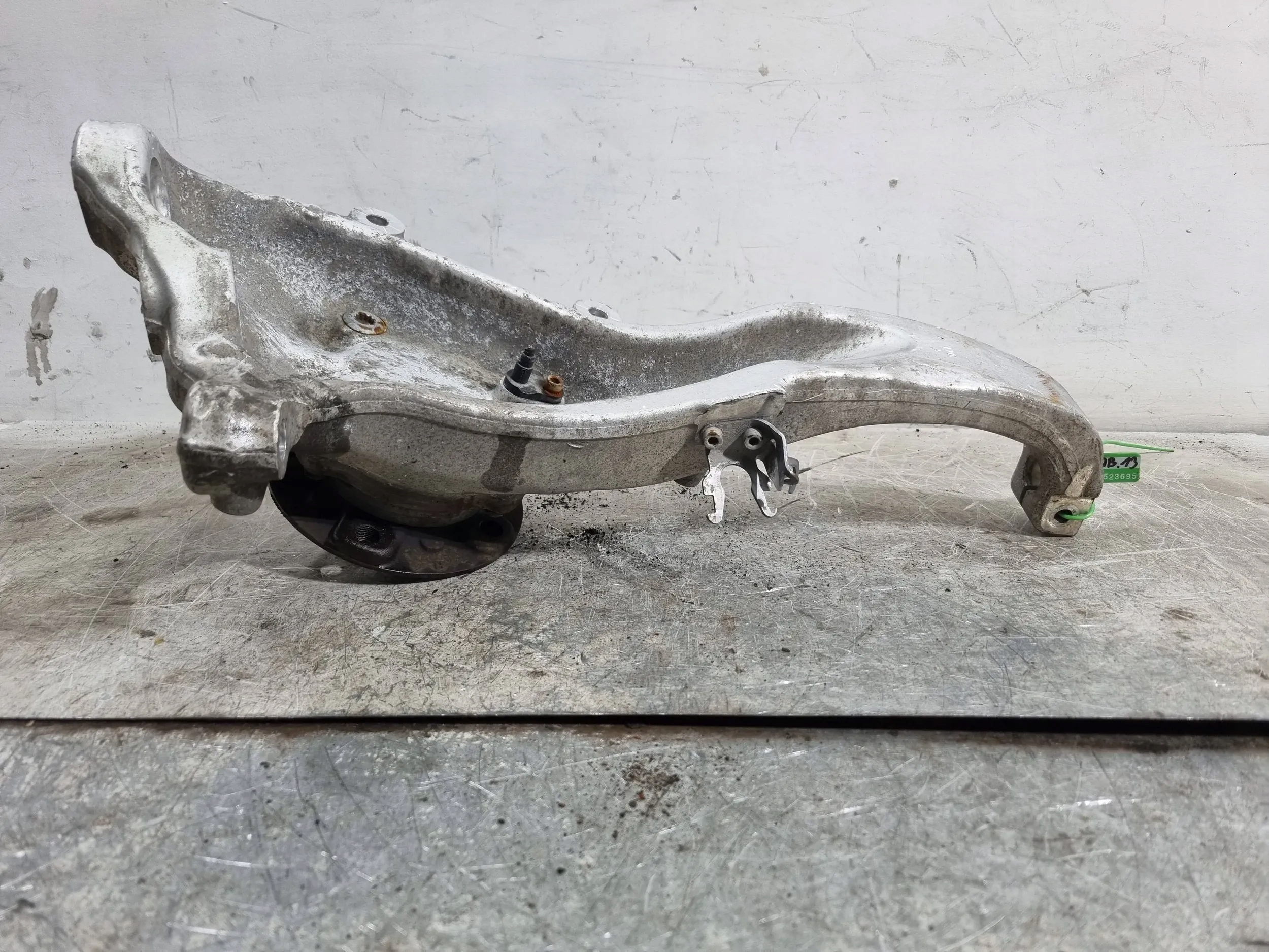 swing front left BMW 5 F10 F11