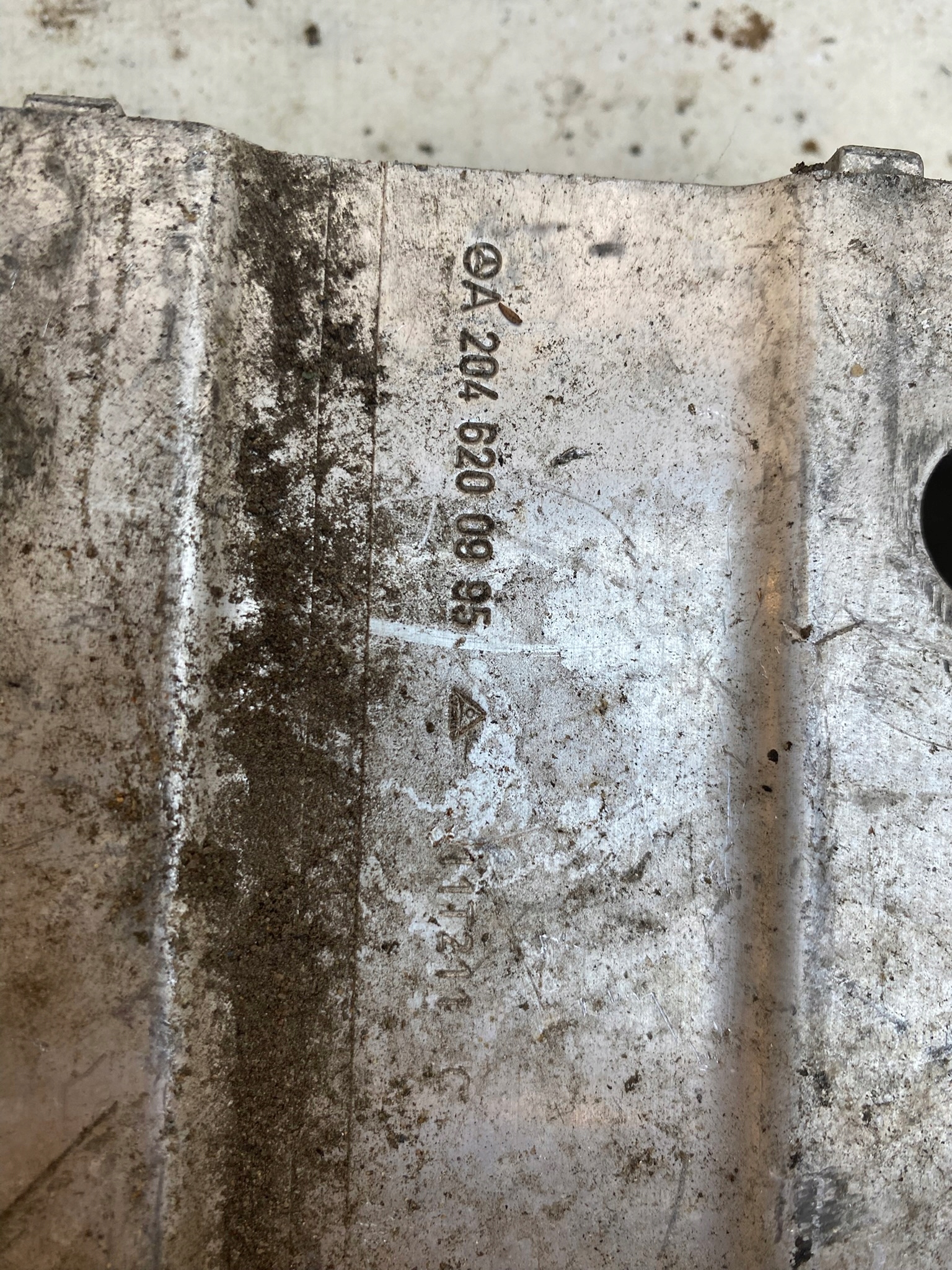 MERCEDES C-KLASA W204 beam tip right front A2046200995