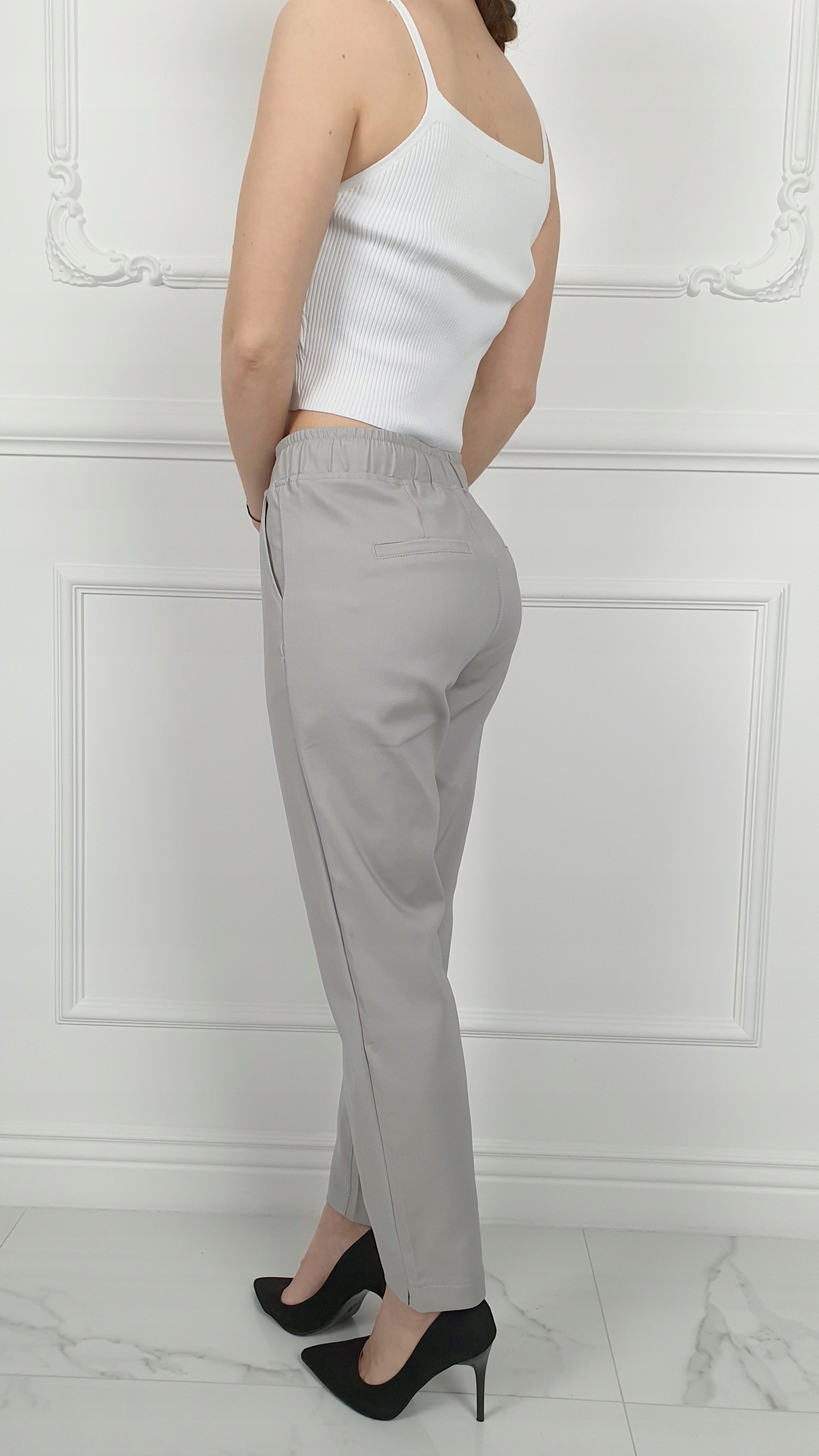 ELEGANCKIE DAMSKIE SPODNIE GUMKA 7/8 Plus-Size Kolor szary