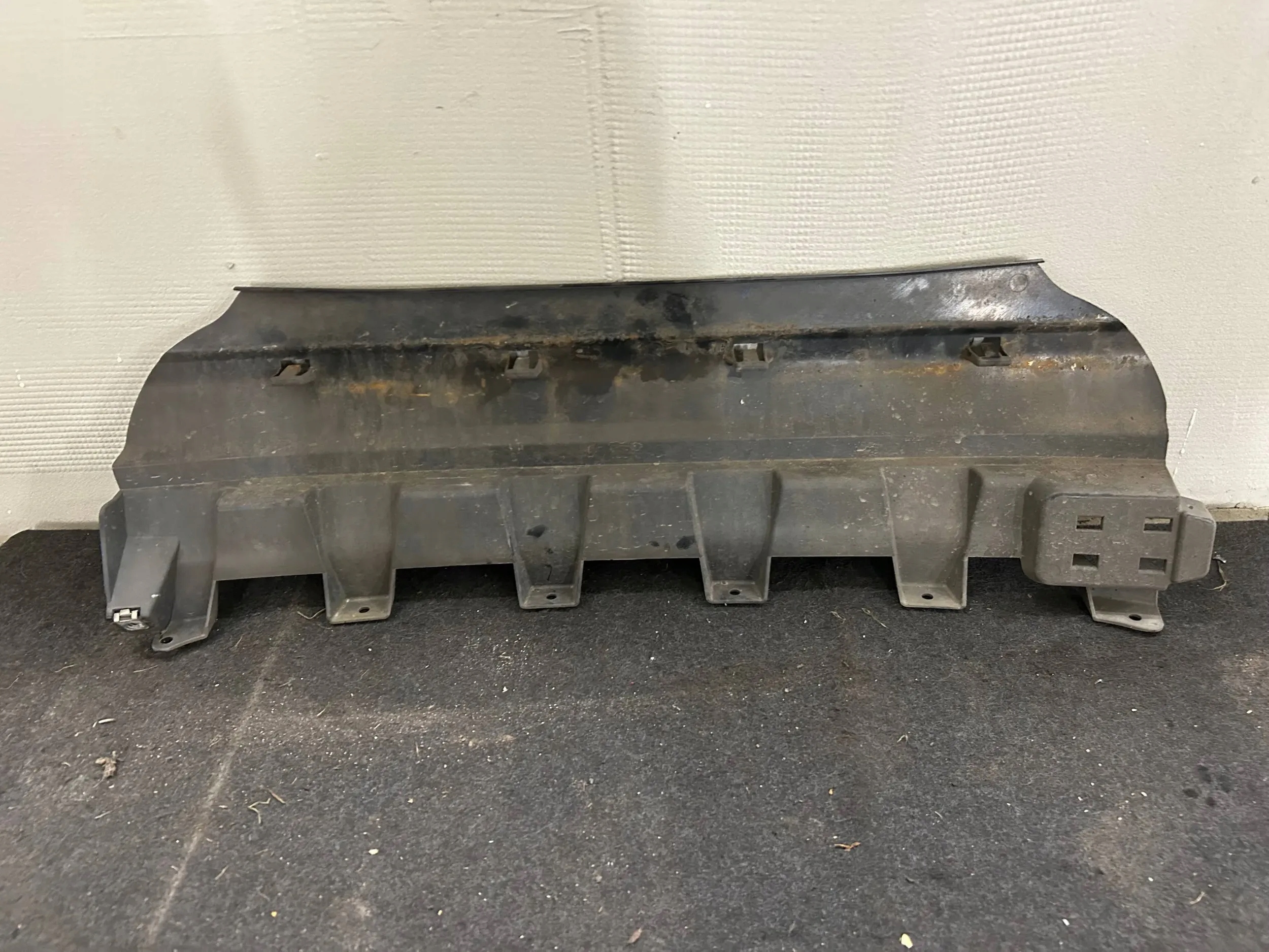 Poignée / Support plaque Pare choc Arrière BMW 5 F10 2011 7204017