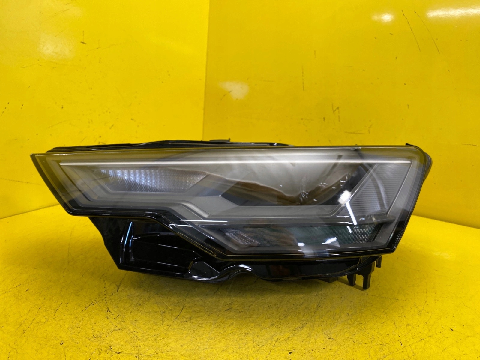 Licht links Audi A6 C8 4K0 18+ Full Led