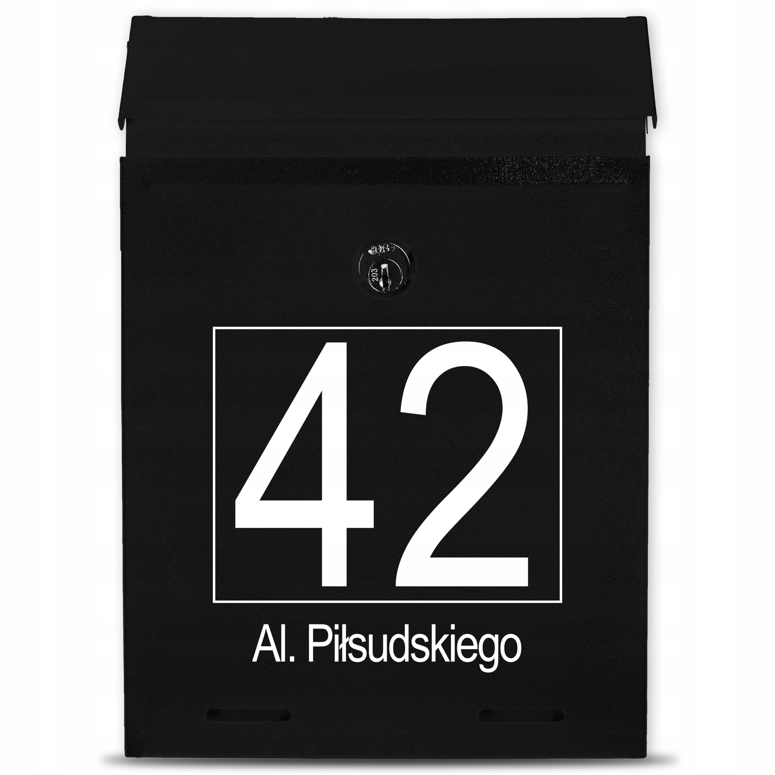 Černá matná poštovní schránka personalizovaná pro bránu personalizovaná