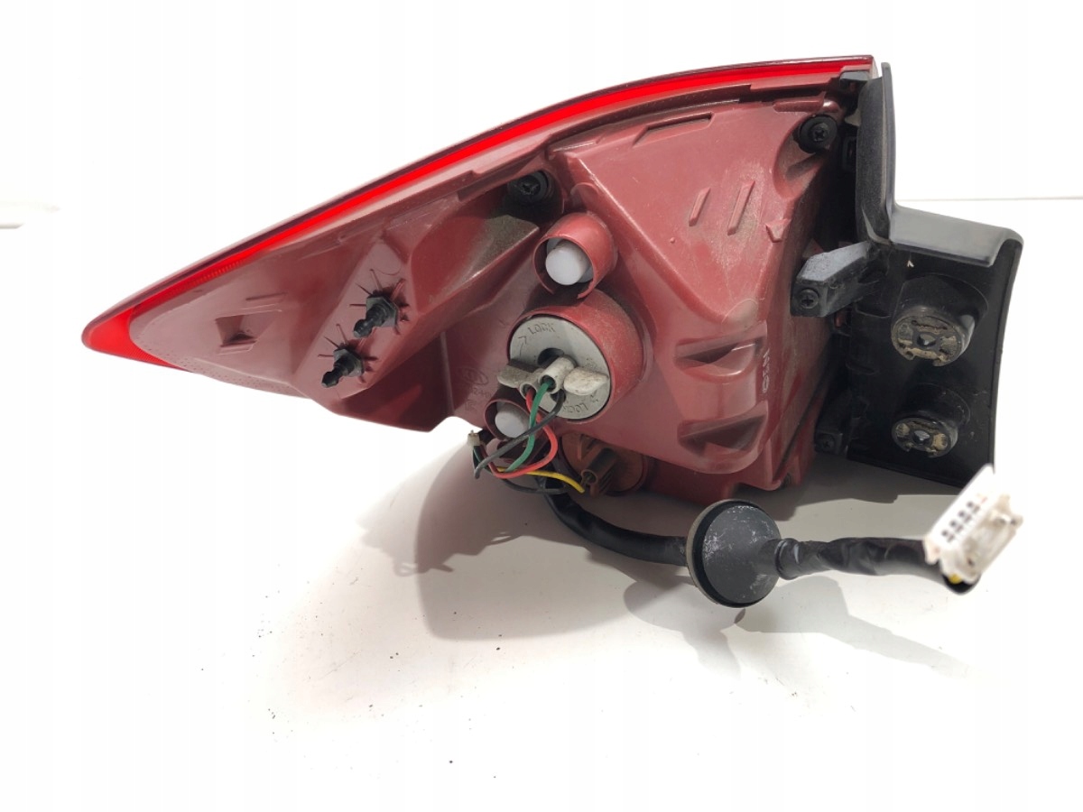 LAMPA PRAWY TYŁ KIA RIO IV Hatchback Strona zabudowy lewa