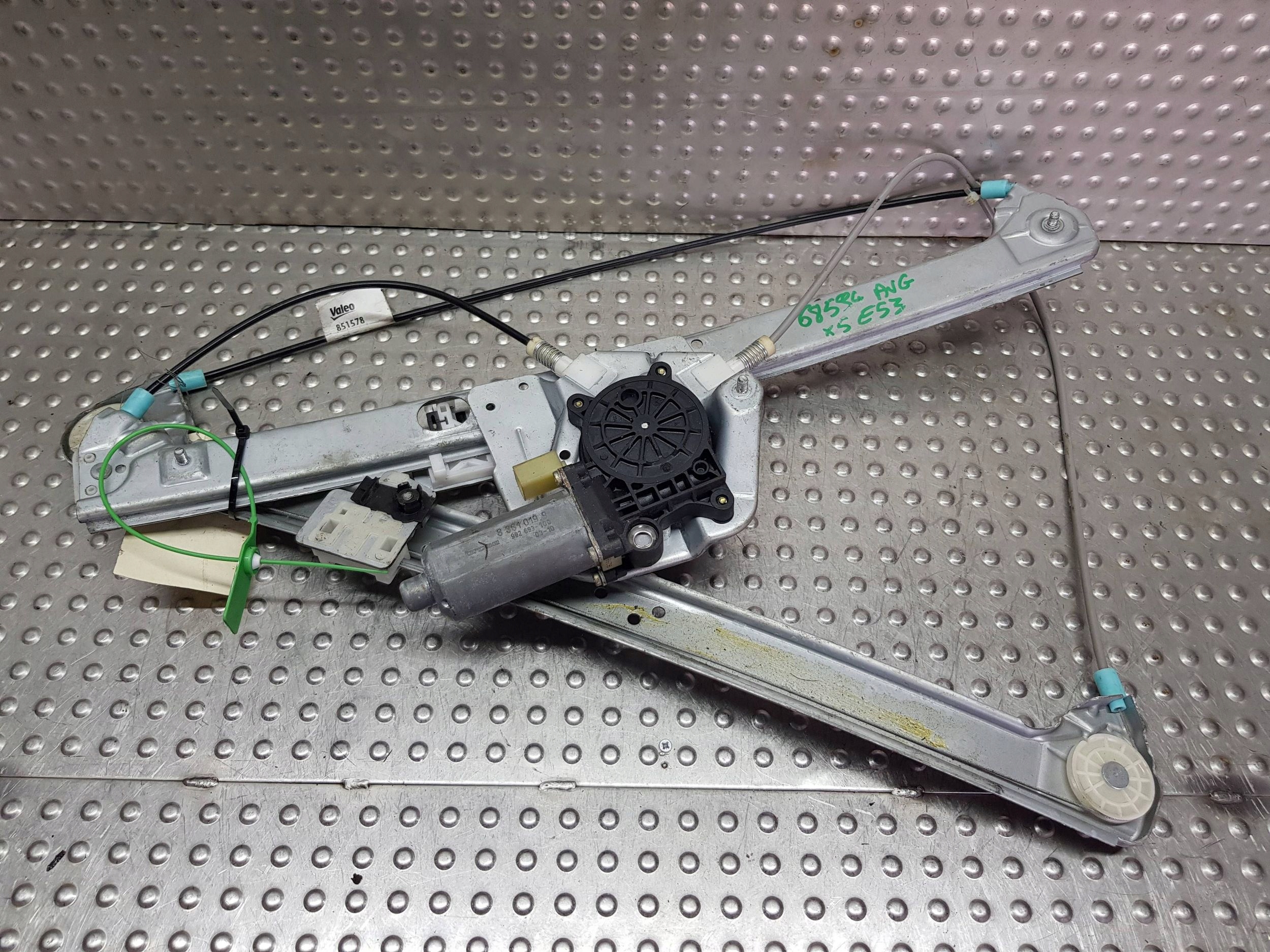 window regulator left front 83810199 BMW X5 E53