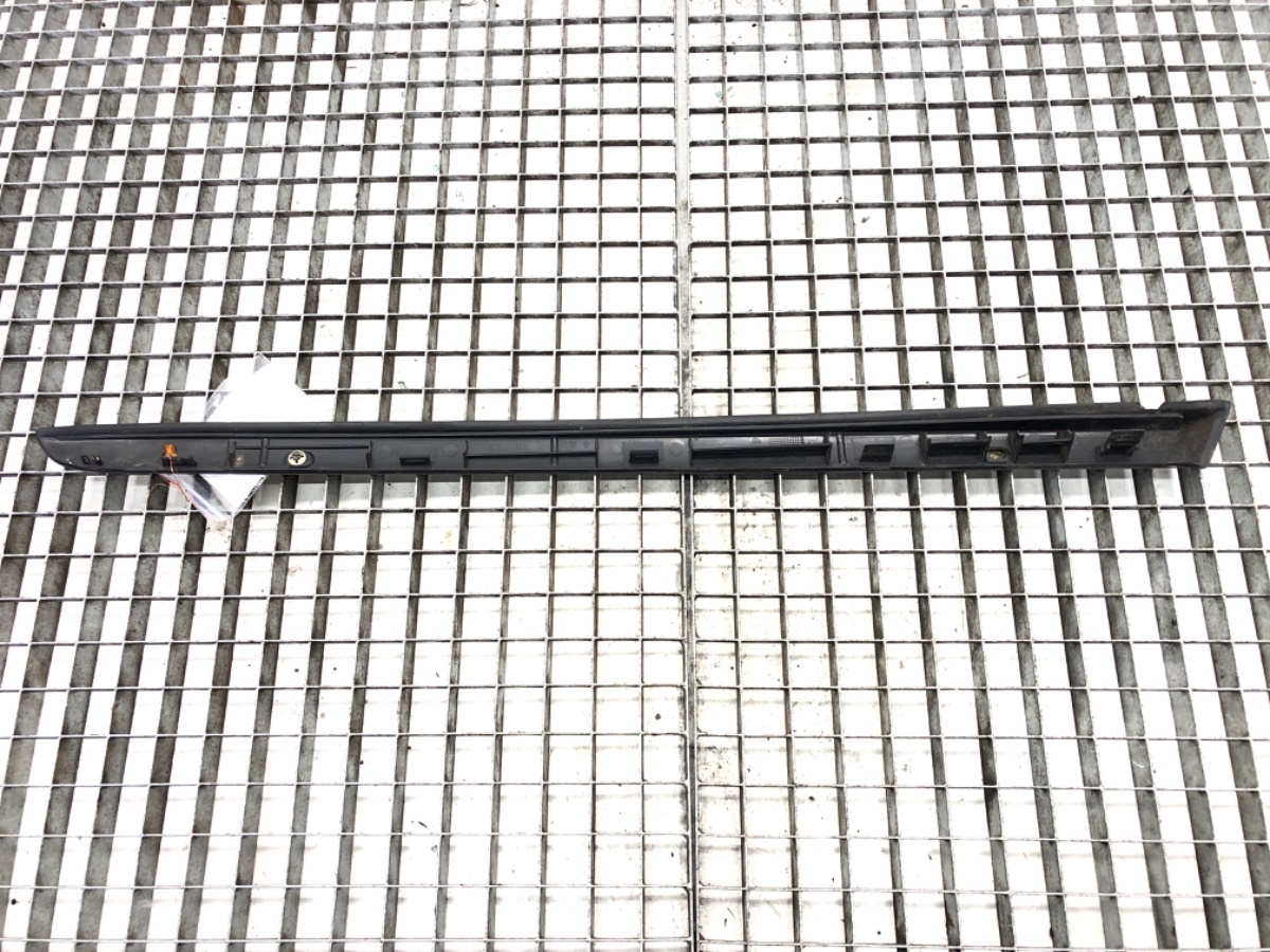 LISTWA SZYBY PRZEDNIEJ LEWA CITROEN C5 II 04-22 Jakość części (zgodnie z GVO) O - oryginał z logo producenta pojazdu (OE)