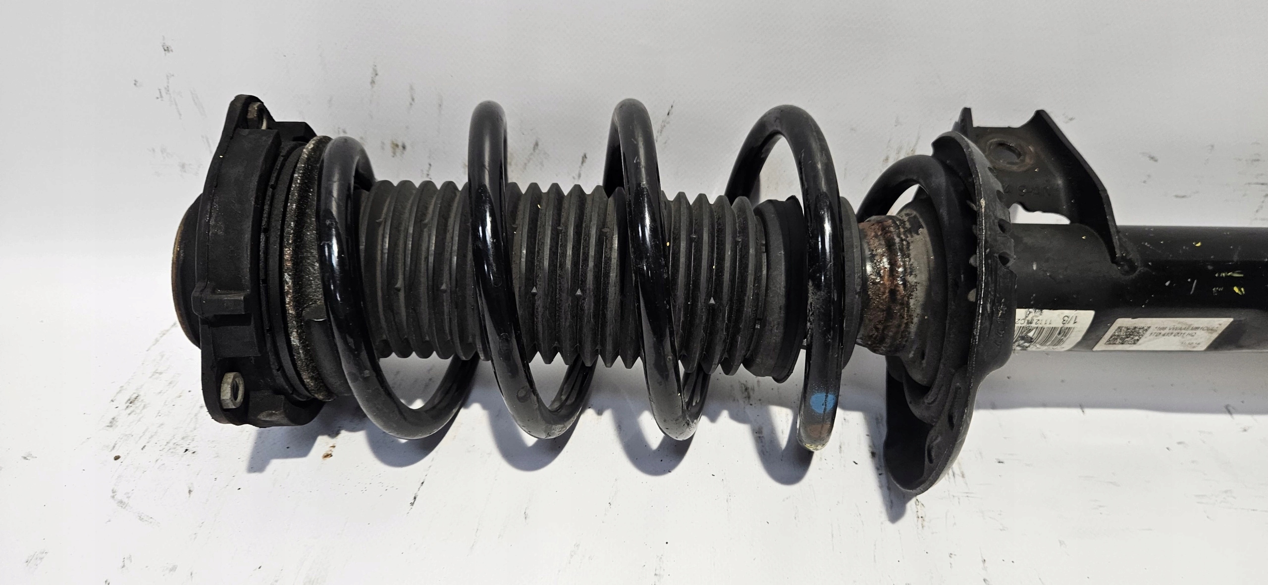 shock absorber left front VW CADDY III 1T0413031HQ