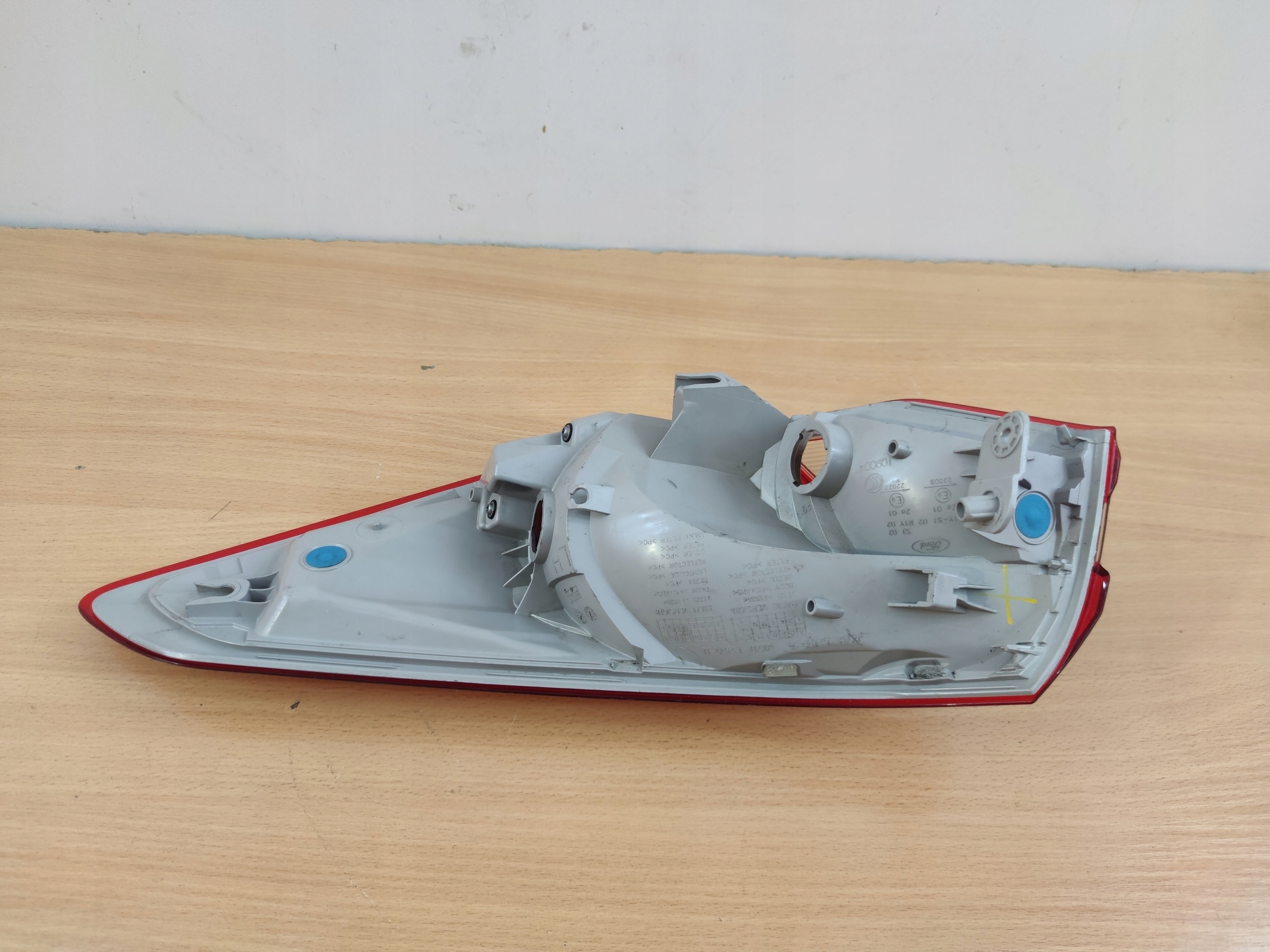 FORD FOCUS MK4 4 IV Berline Gauche Feux phare Aile Arrière