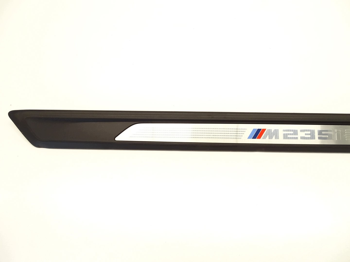 cover cap moulding of the threshold BMW 2 8059061