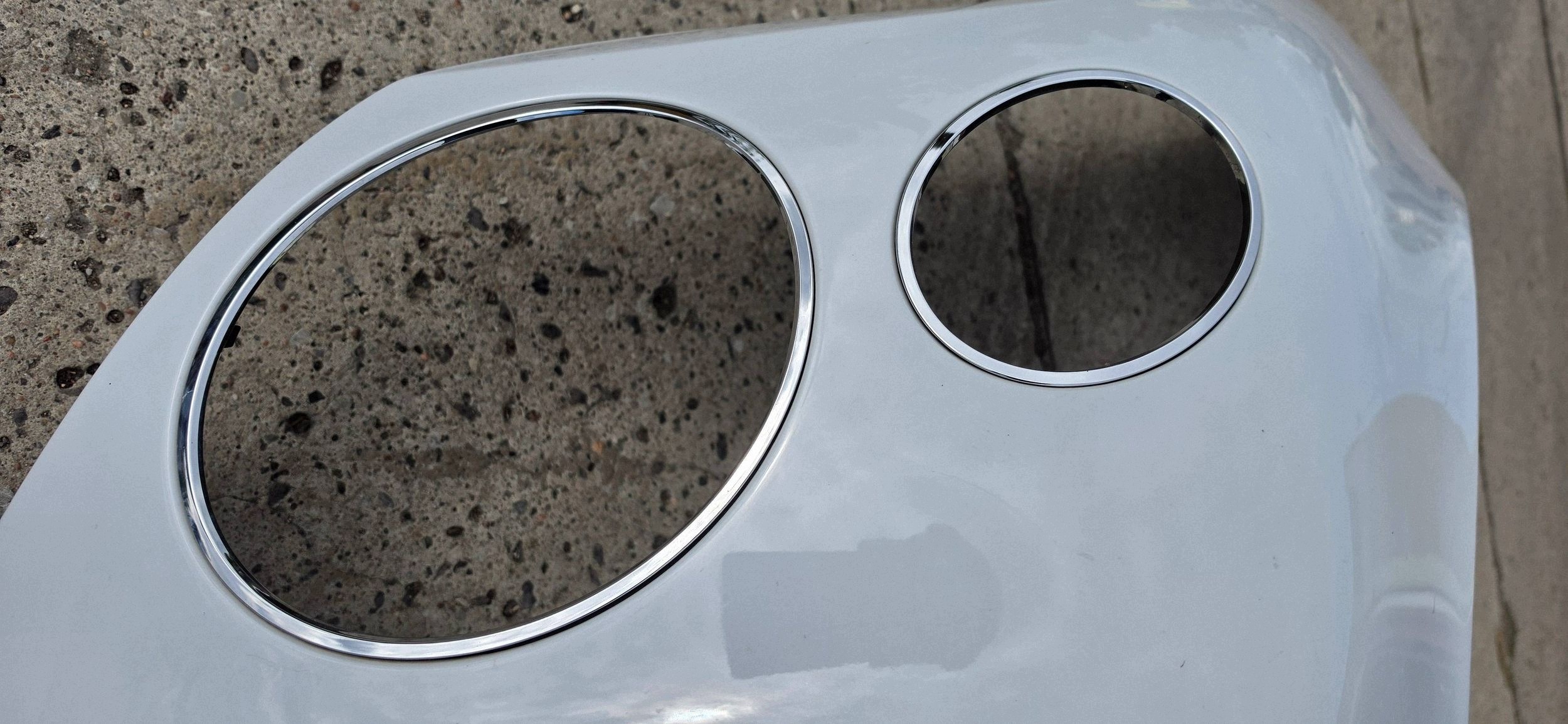 Bentley Bentayga sárvédő első bal elöl emelö 2015-2020