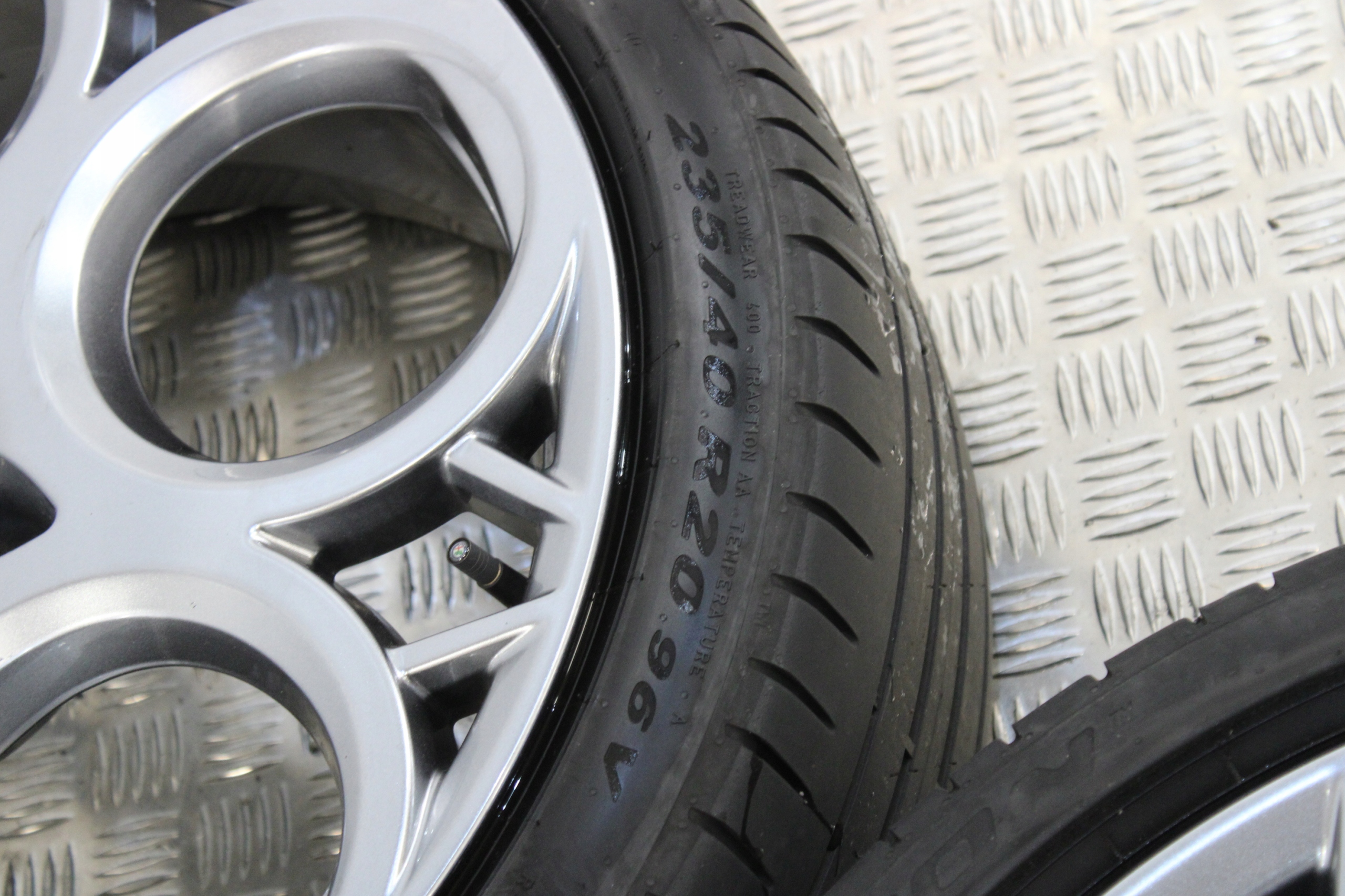 wheels discs disc 235/40 R20 LATO ET37 ALFA ROMEO TONALE