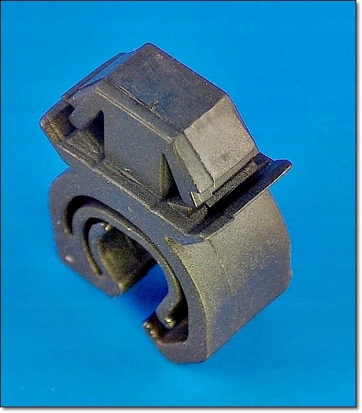 1szt OPEL OMEGA B -SPINKA PODPORY MASKI Producent części Romix