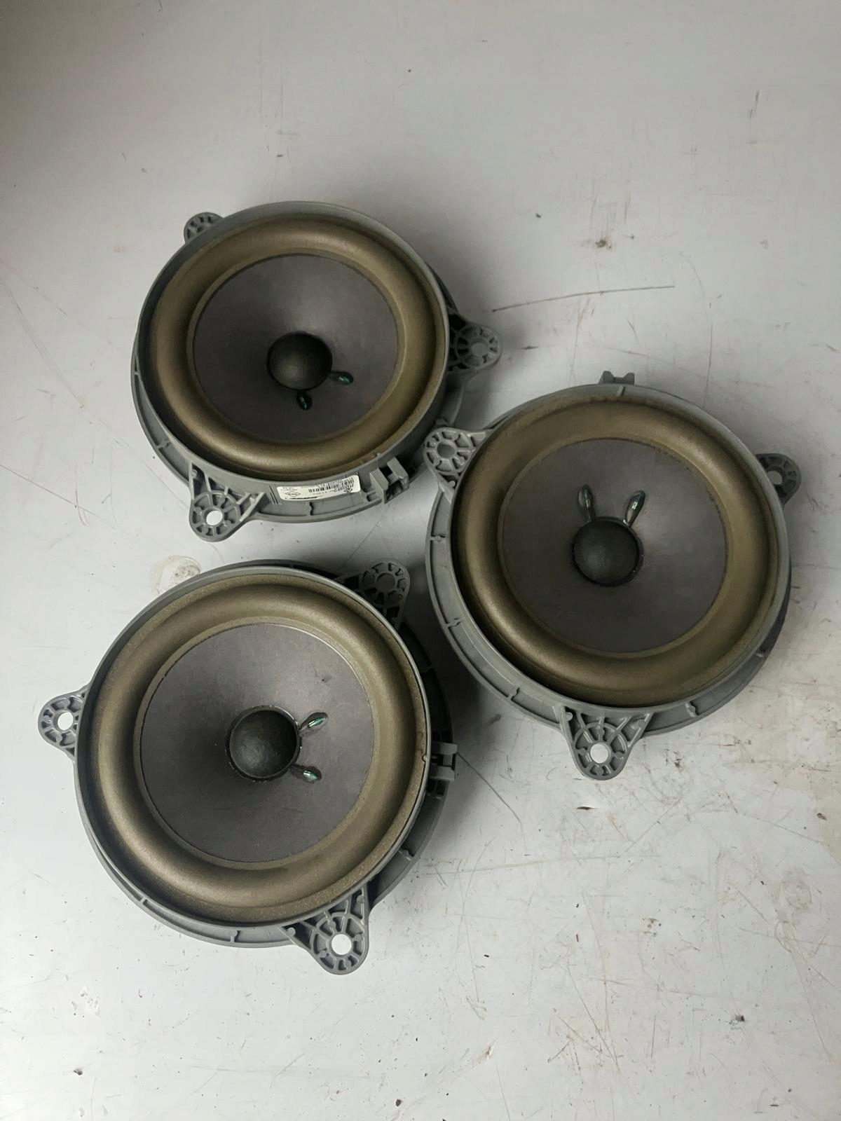 speaker BOSE RENAULT LATITUDE front rear part right left 281445053R