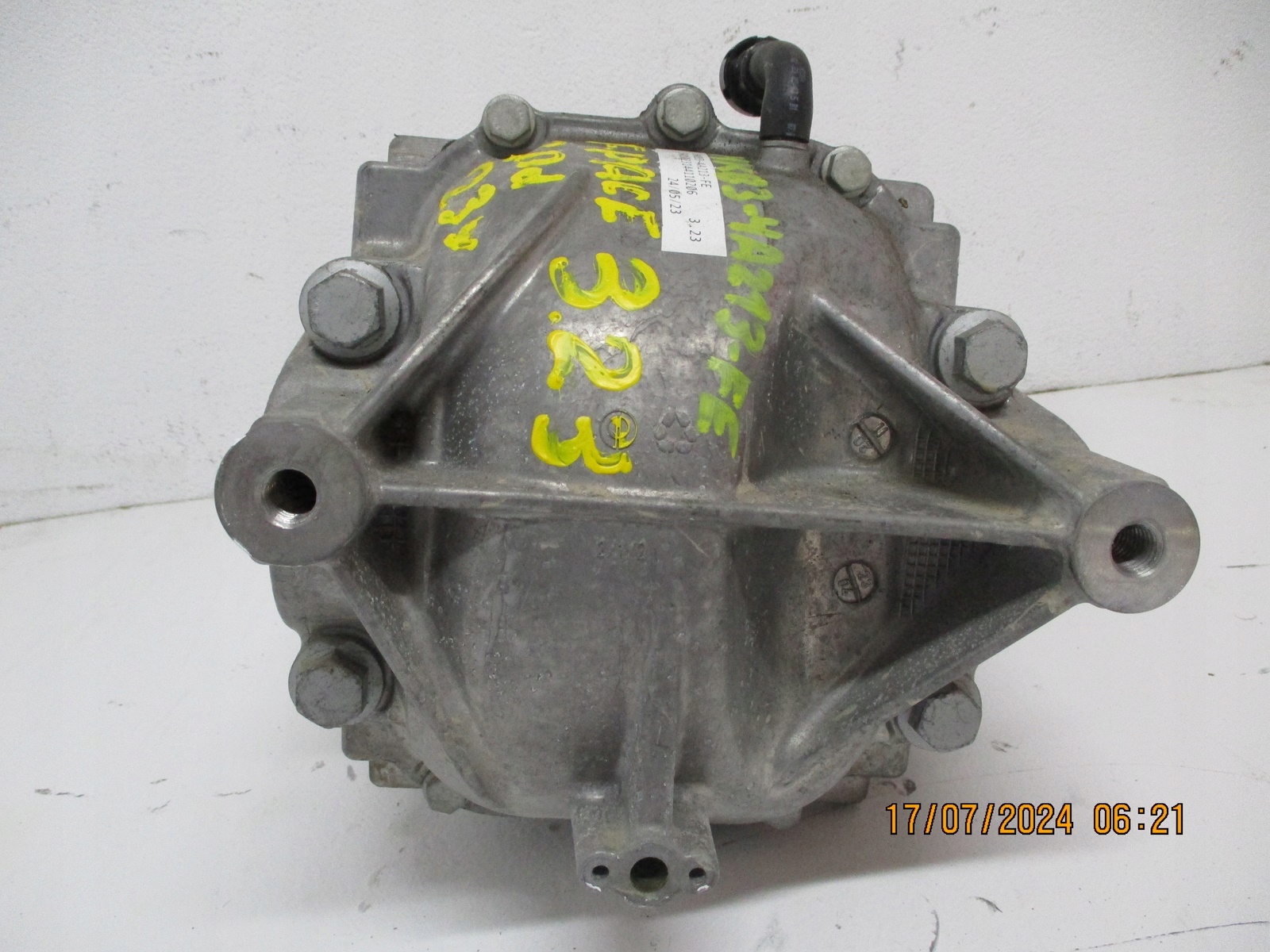 differential diff JAGUAR F PACE 2,0D 23r 3,23 HK83-4A213-FE rear part