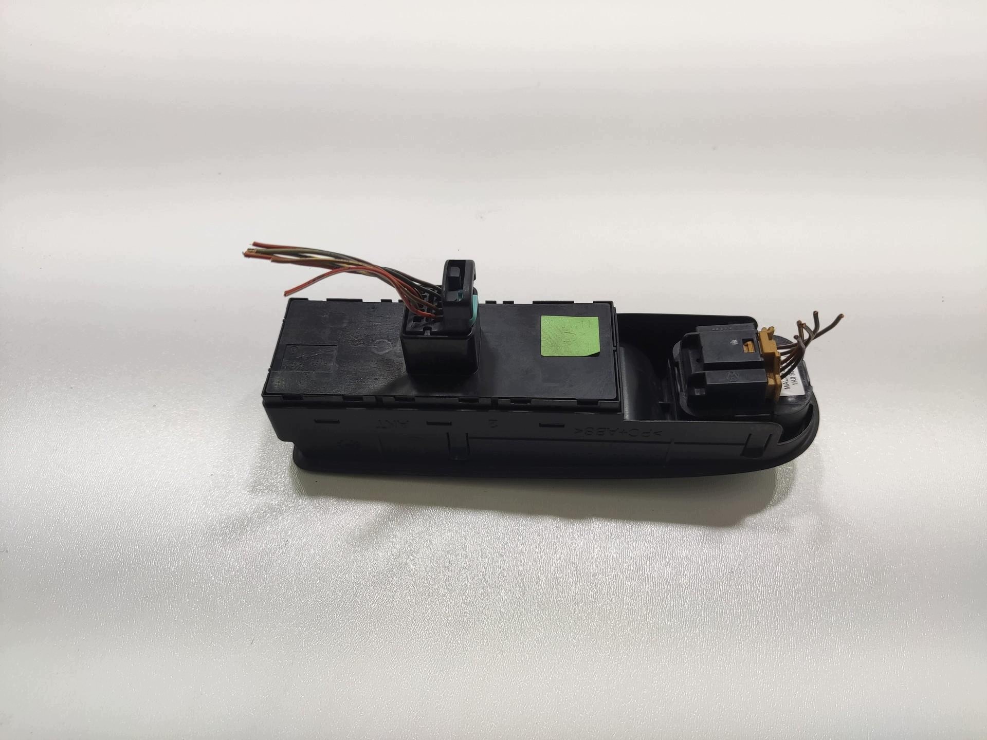 PANEL ovladac oken levý předek VOLKSWAGEN GOLF VI 2008-2012 1K0959565J