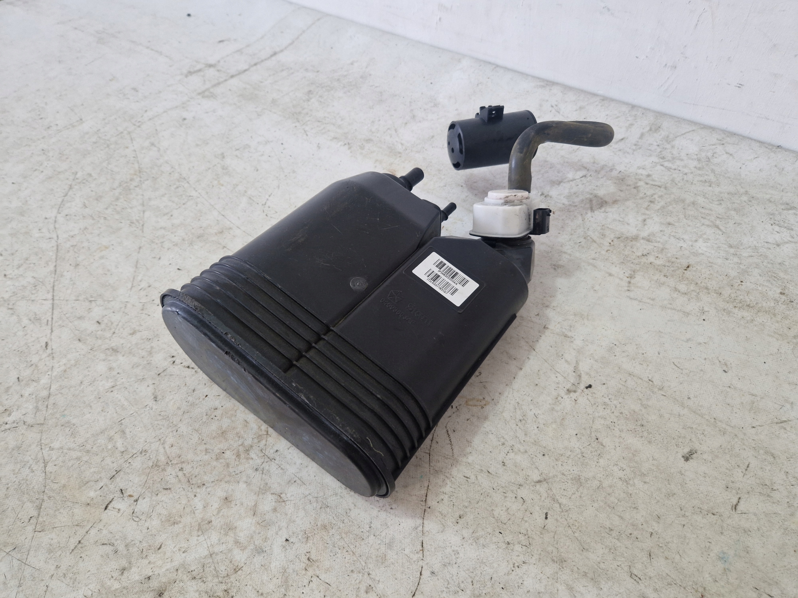 DODGE DURANGO 2017- 5.7 filter PAR goriva karbonski 68322222AA