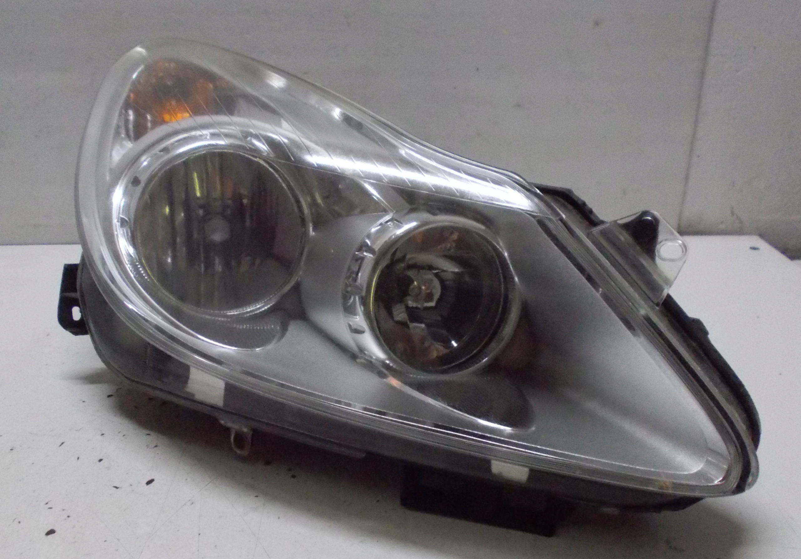 OPEL CORSA D 1.2 B 07R light right front 93189358EF EU