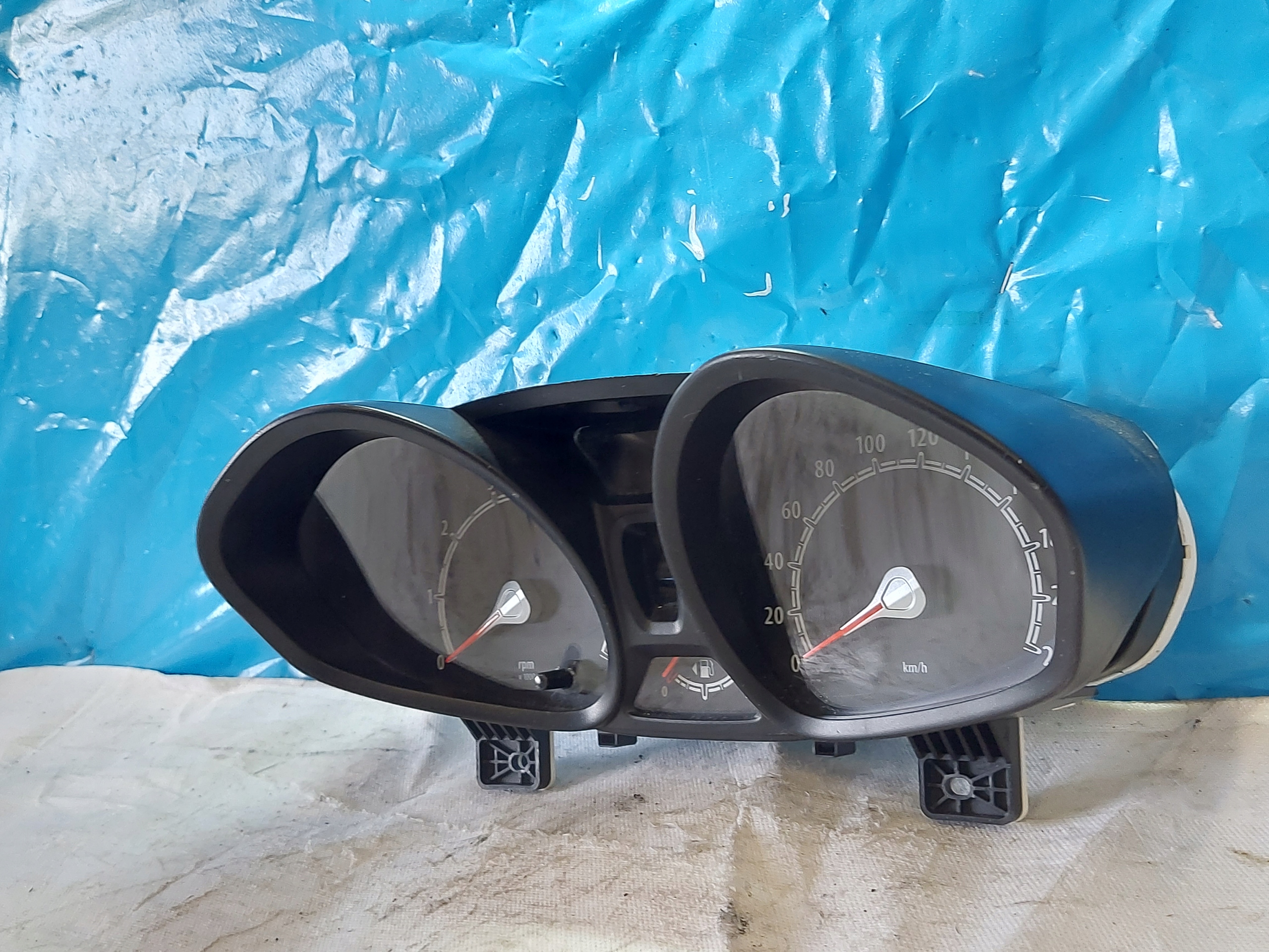 dials clock FIESTA MK 7 1.2 B 8A6T10849AH
