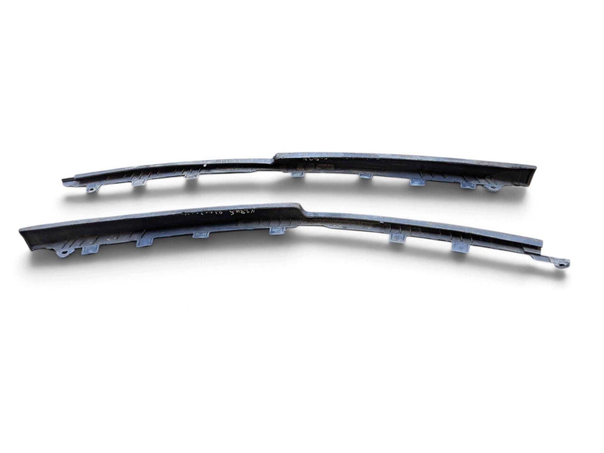 spoiler of a bumper front Opel Insignia A 2010 13238291