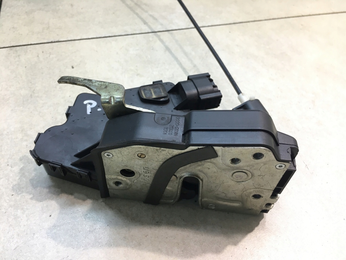lock door right front BMW 3 E46 7 PIN