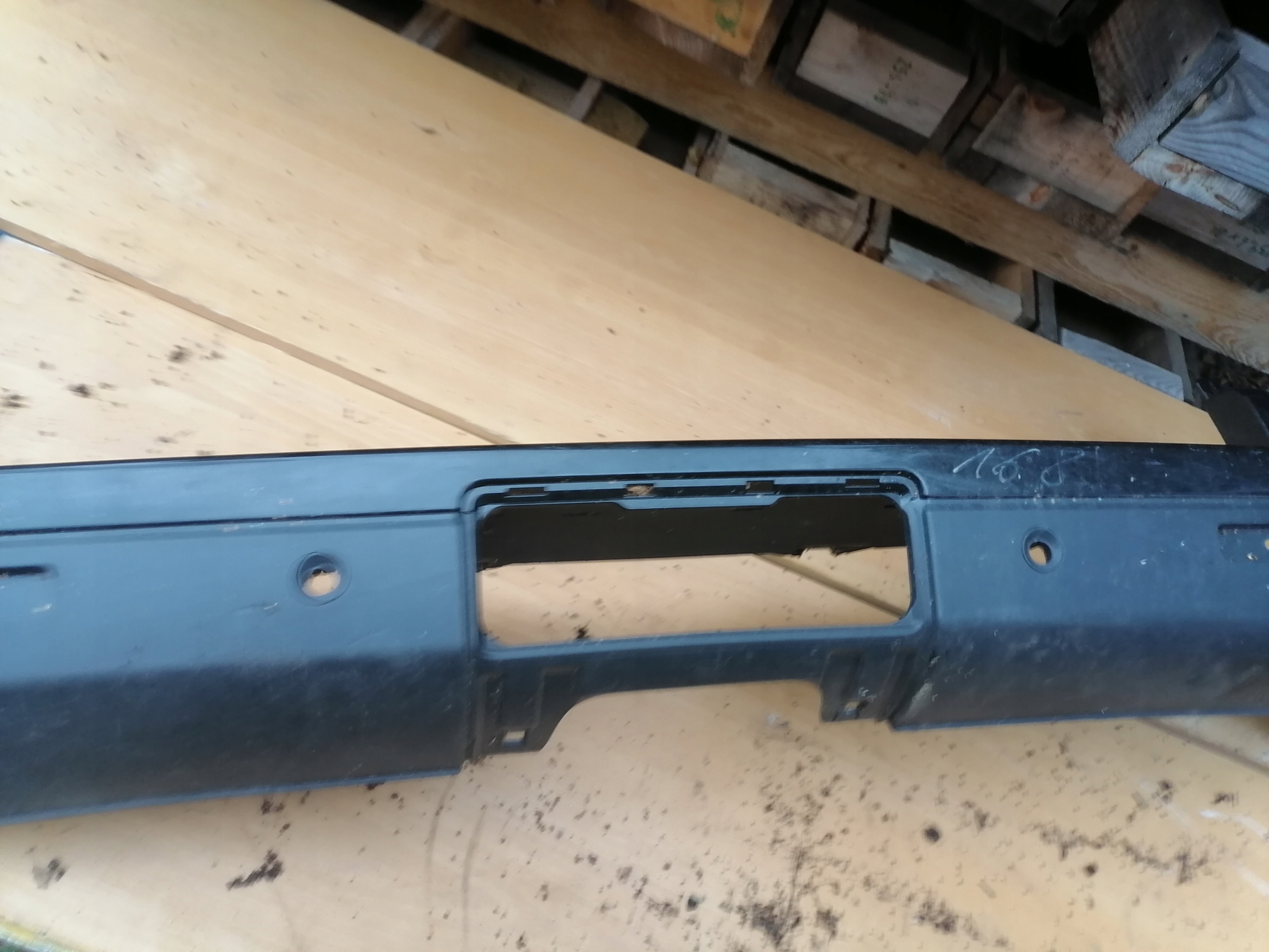 bumper rear part LAND ROVER DISCOVERY 4 PDC 9H22-17D822
