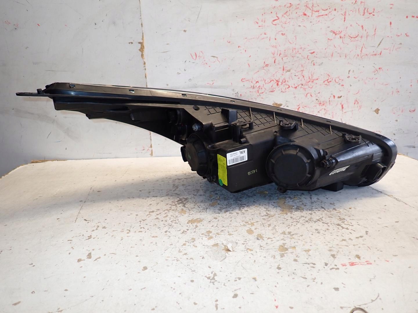 light front front left KIA CEED II 2012-2018 XENON 92101-A2260