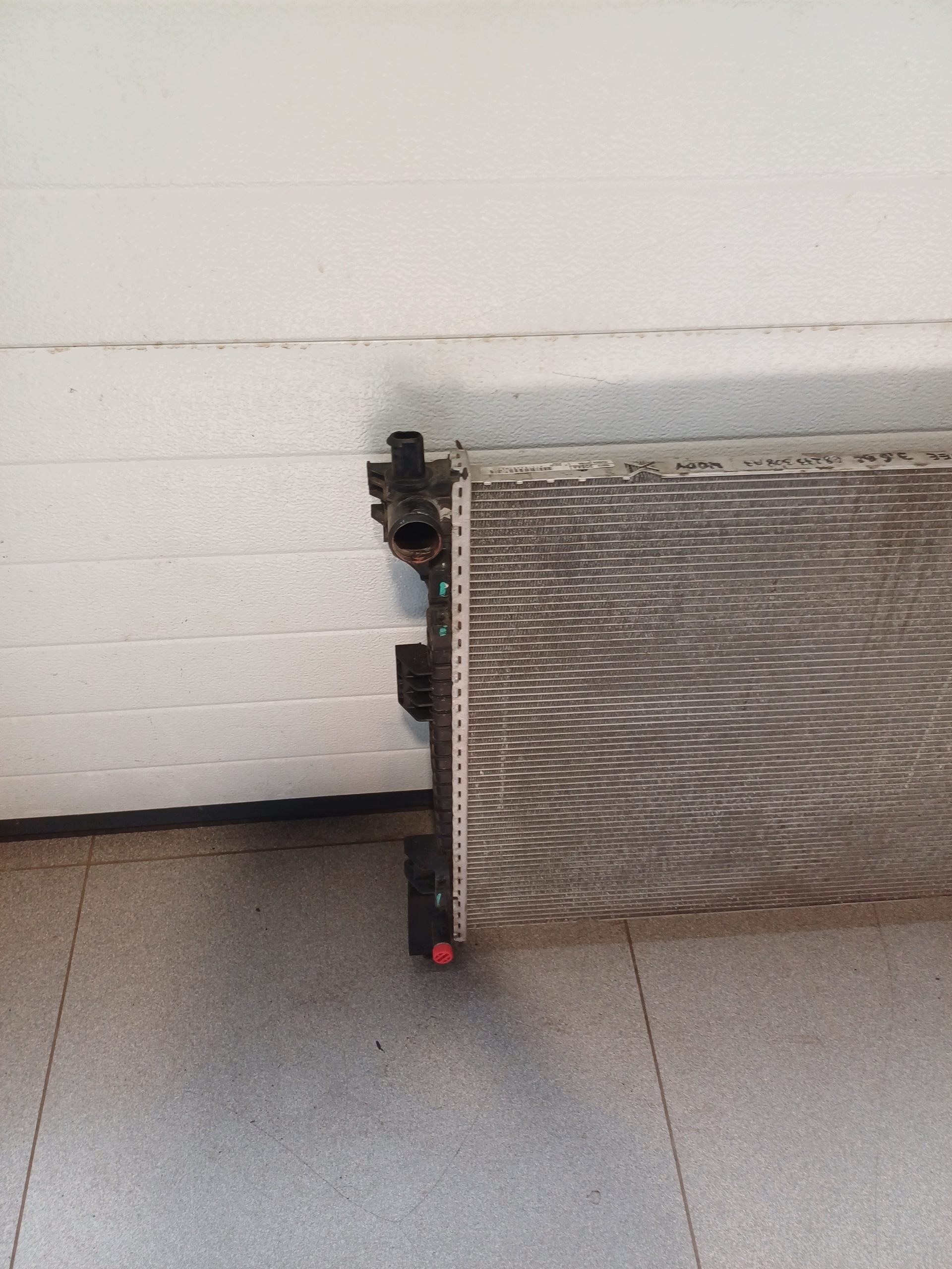 water cooler JEEP GRAND CHEROKEE 3,6 BZ 68273308AA
