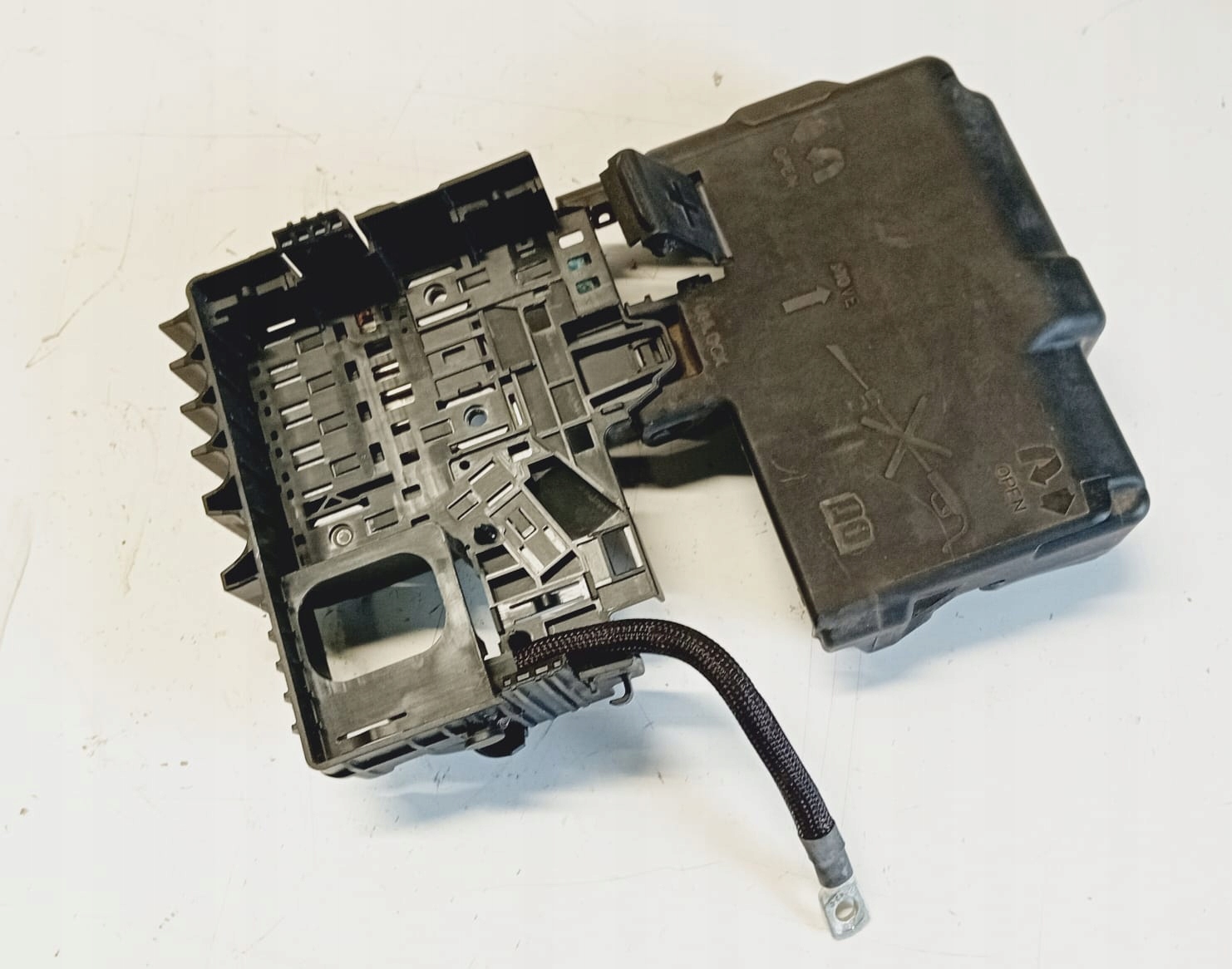 Module fusibles pour batterie OPEL
