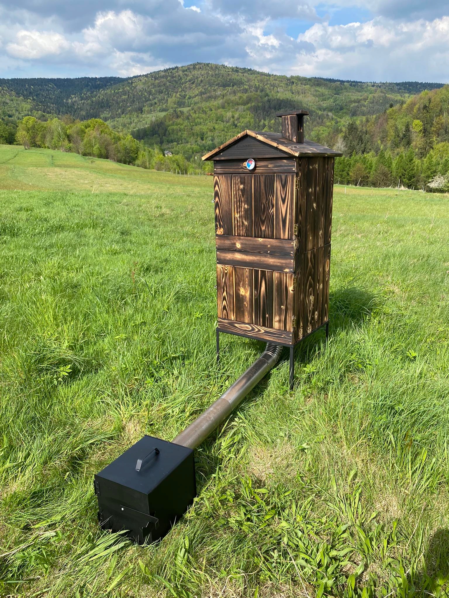 Dřevěná Zahradní Udírna Premium Ohniště Háky Trubky InMyGarden Film