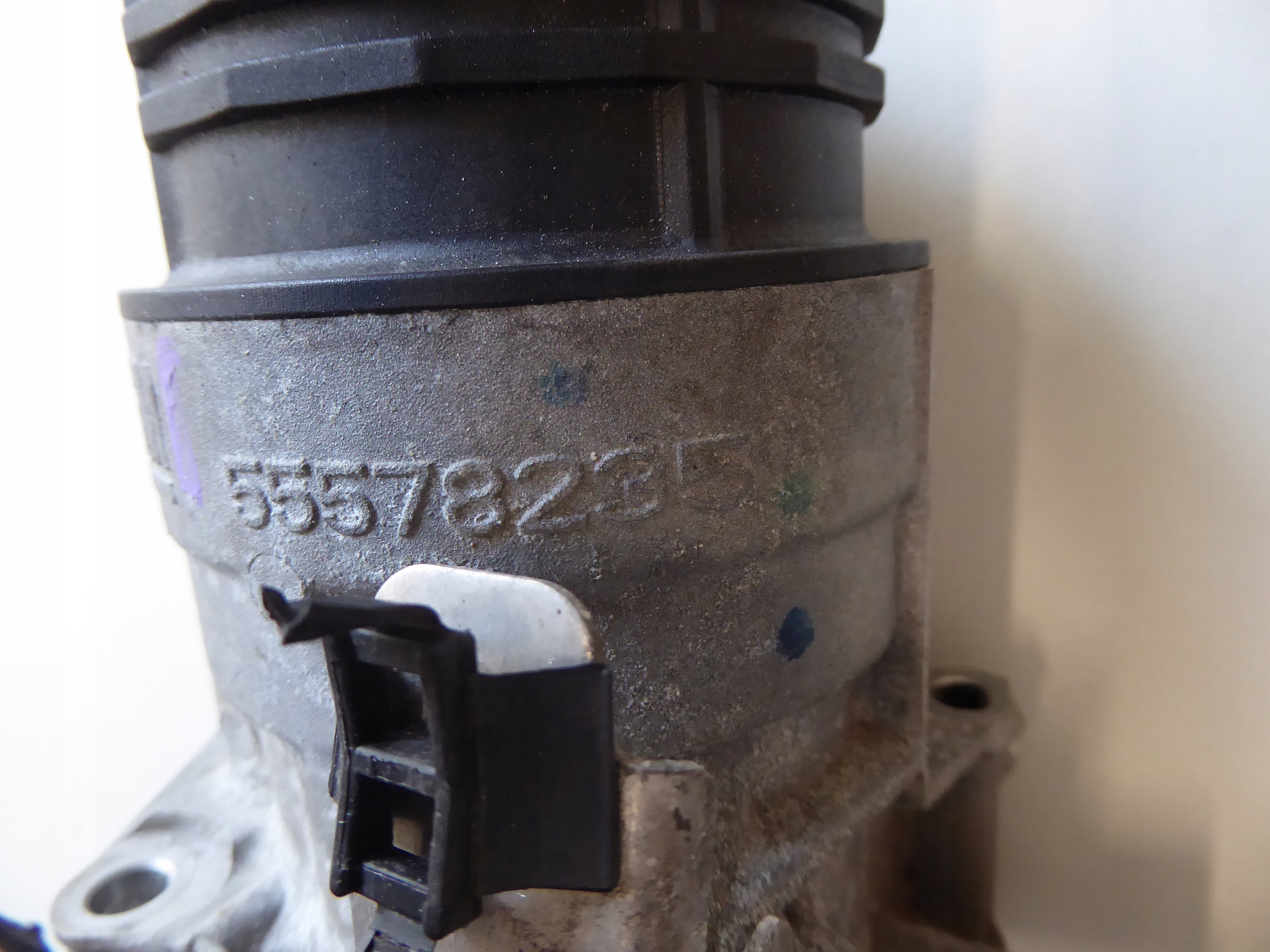 PODSTAWA FILTRA OLEJU OPEL INSIGNIA B 2 0 CDTI Part number 55578235