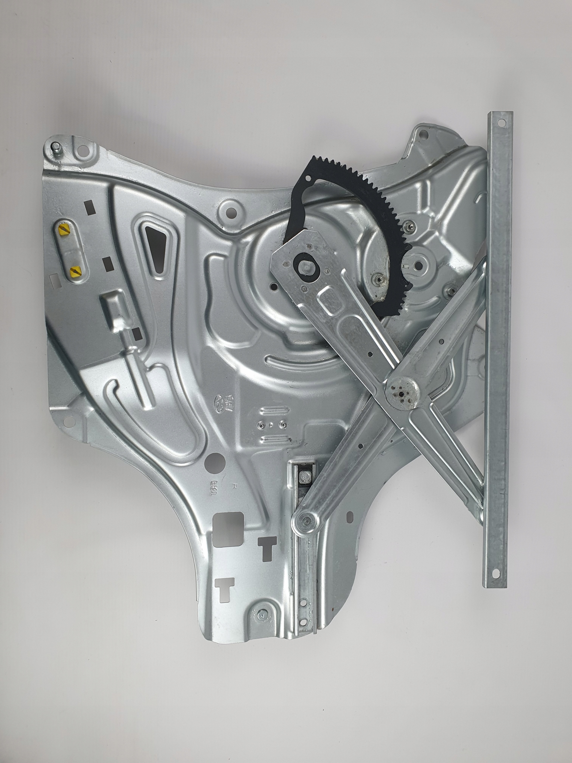 HYUNDAI IX35 PODNOŚNIK SZYBY PRZÓD PRAWY 824022Y000