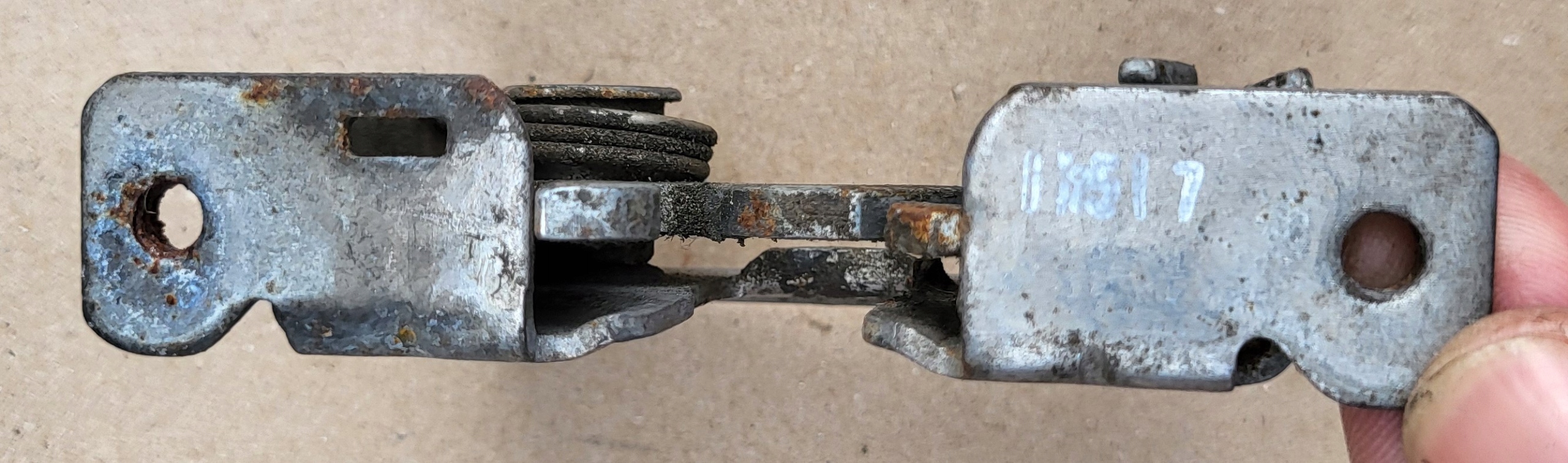 lock RYGIEL bonnets front POKRYWY of the engine BMW 5 E60 E61 6 E63 5123 7115229