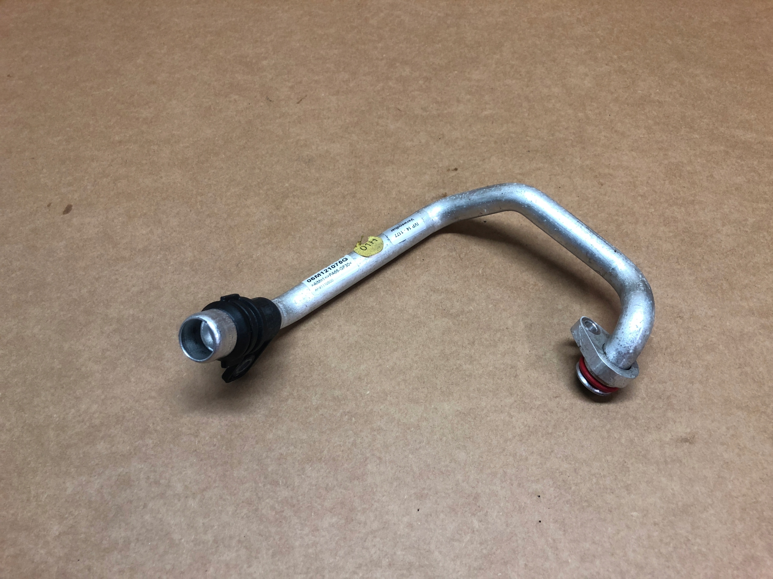 AUDI S4 8W B9 3.0 TFSI водяная трубка 06M121075G