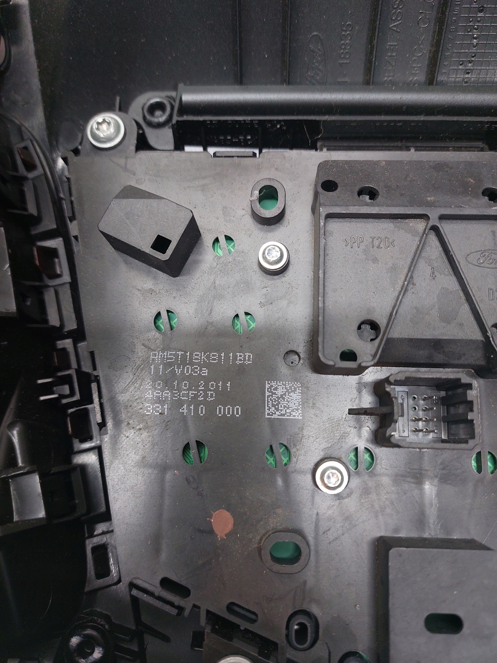 PANEL RADIA FORD FOCUS III MK3
