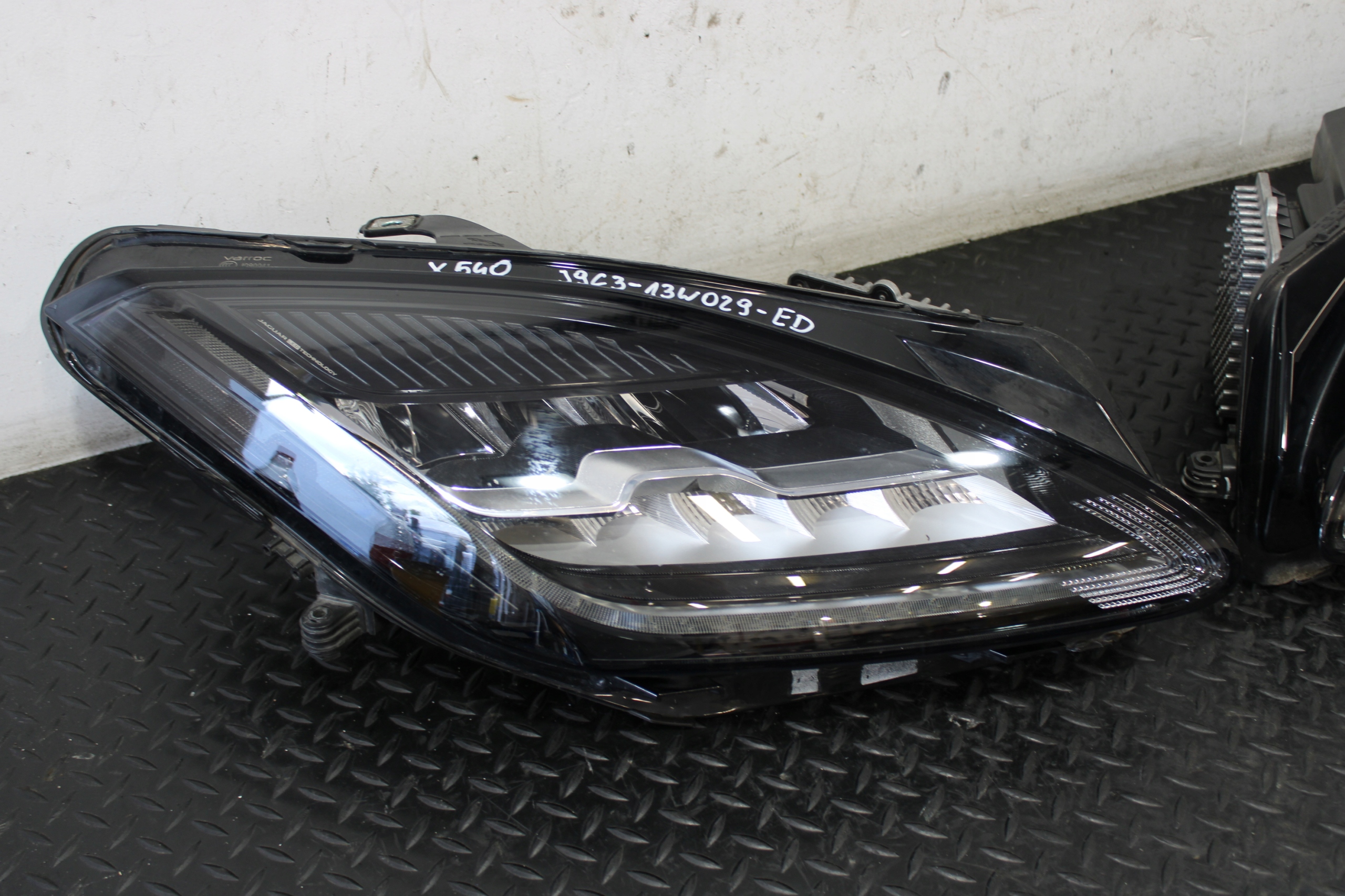 lights front LED JAGUAR E-PACE X540 S J9C3-13W029-ED J9C3-13W030-ED