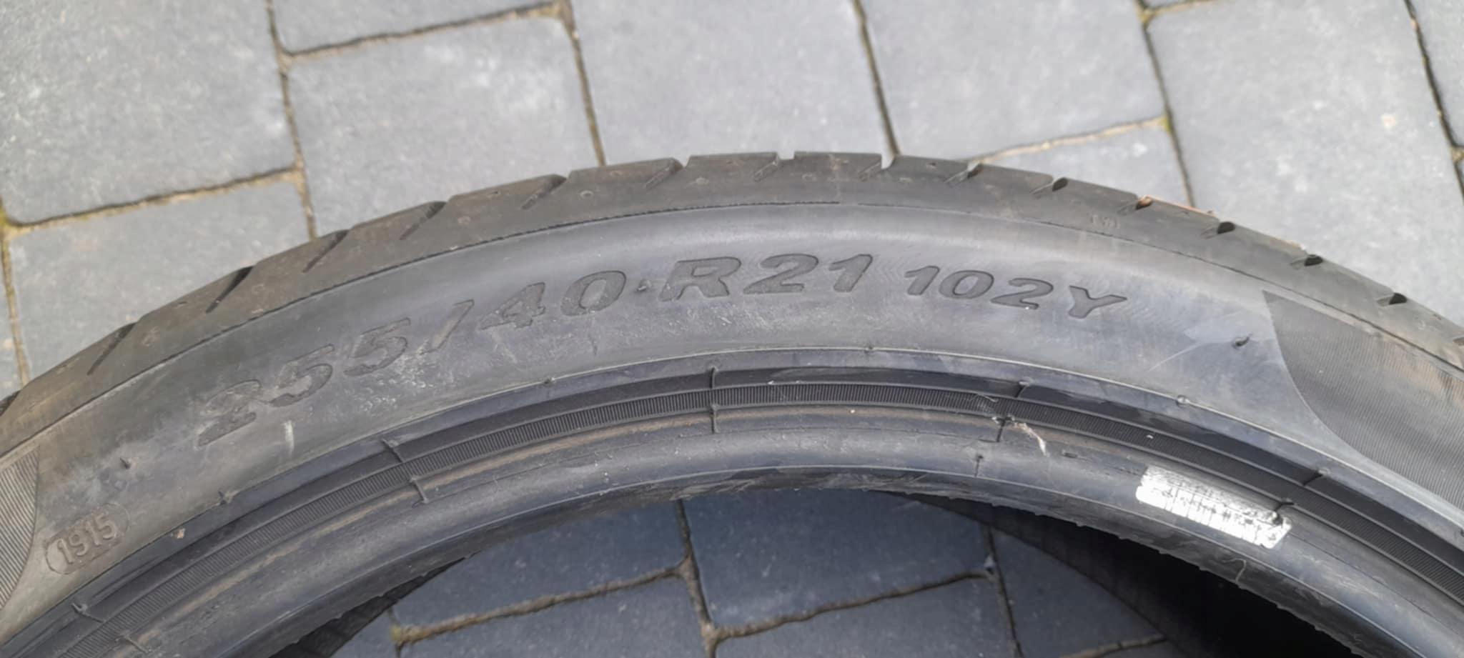 PIRELLI P ZERO 255/40R21 102Y