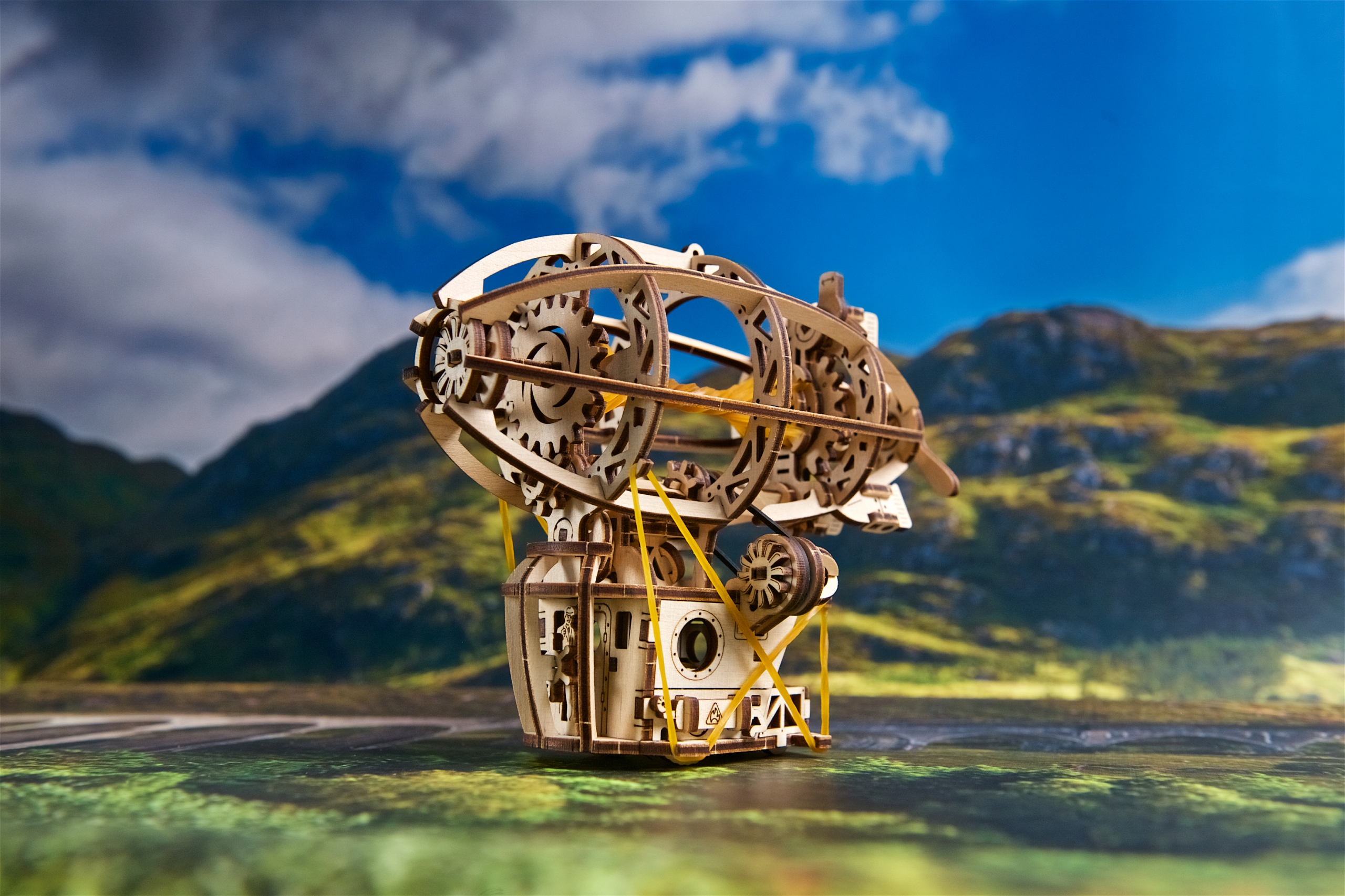 Sterowiec Steampunkowy UGEARS DREWNIANY MECHANICZNY MODEL 3D DO SKŁADANIA Wysokość produktu 13.6 cm