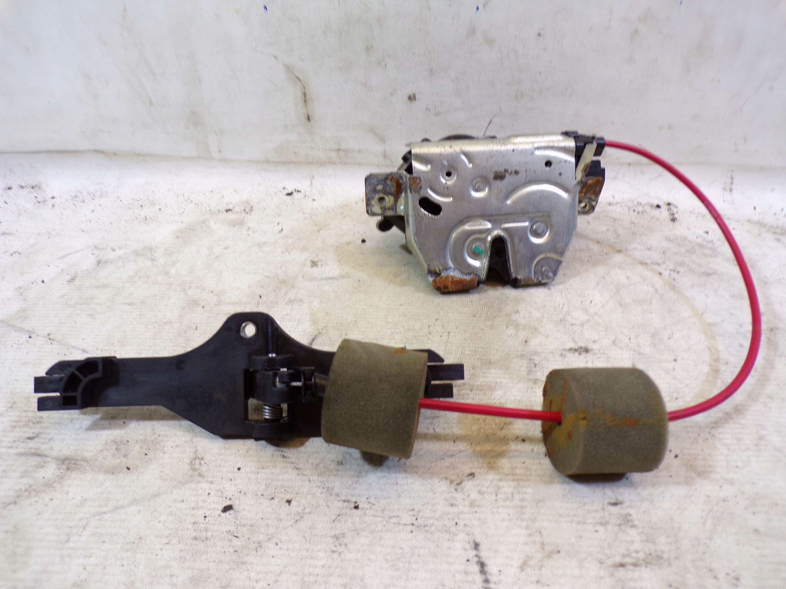 lock bonnet boot MERCEDES W211 KOMBI