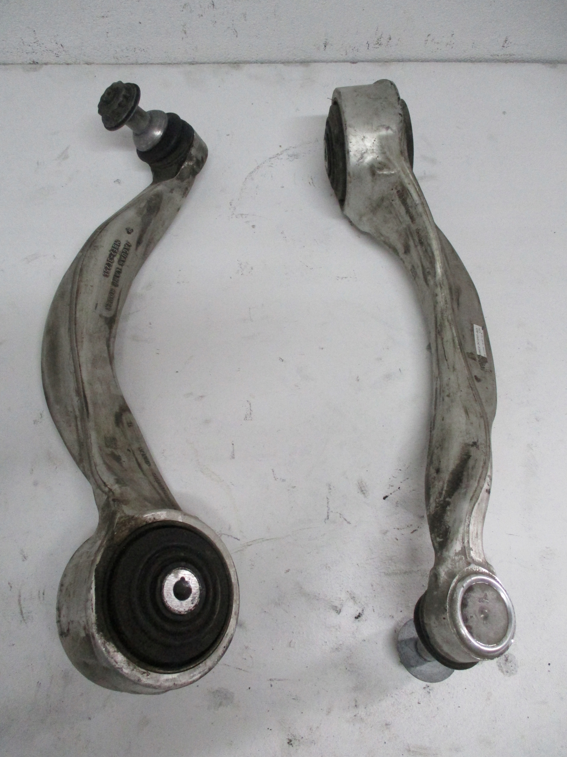 arm front RANGE ROVER SPORT L461 22r M8E2-3C257-AD M8E2-3C256-AD