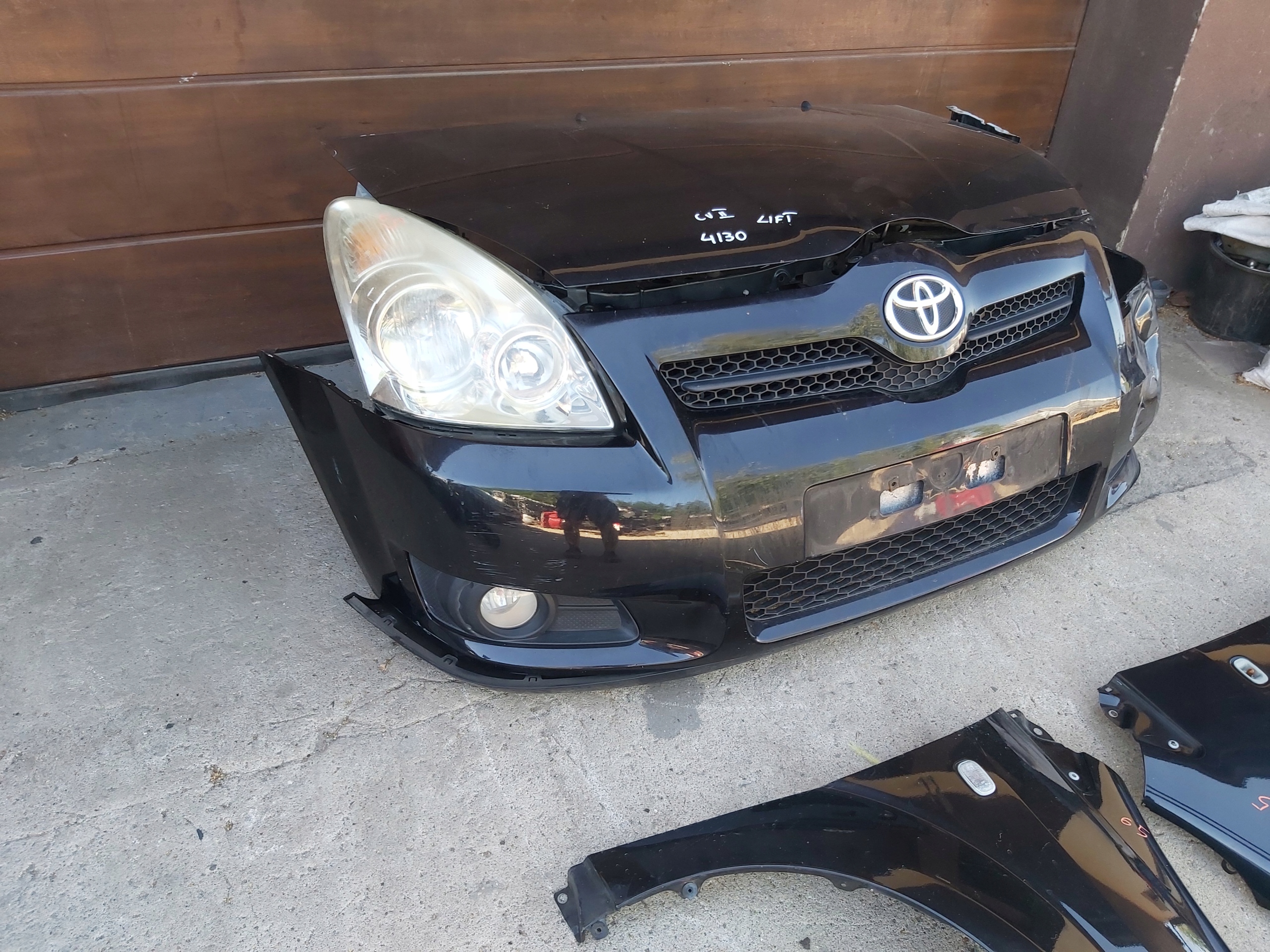 Toyota Corolla verso II błotnik przód zderzak LIFT