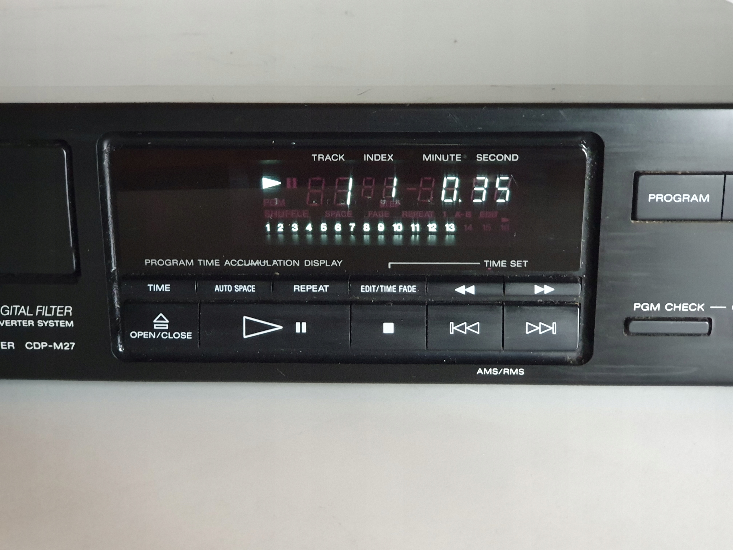 Sony MINI MIDI CD player CDP M 27 XX7 Marka Sony