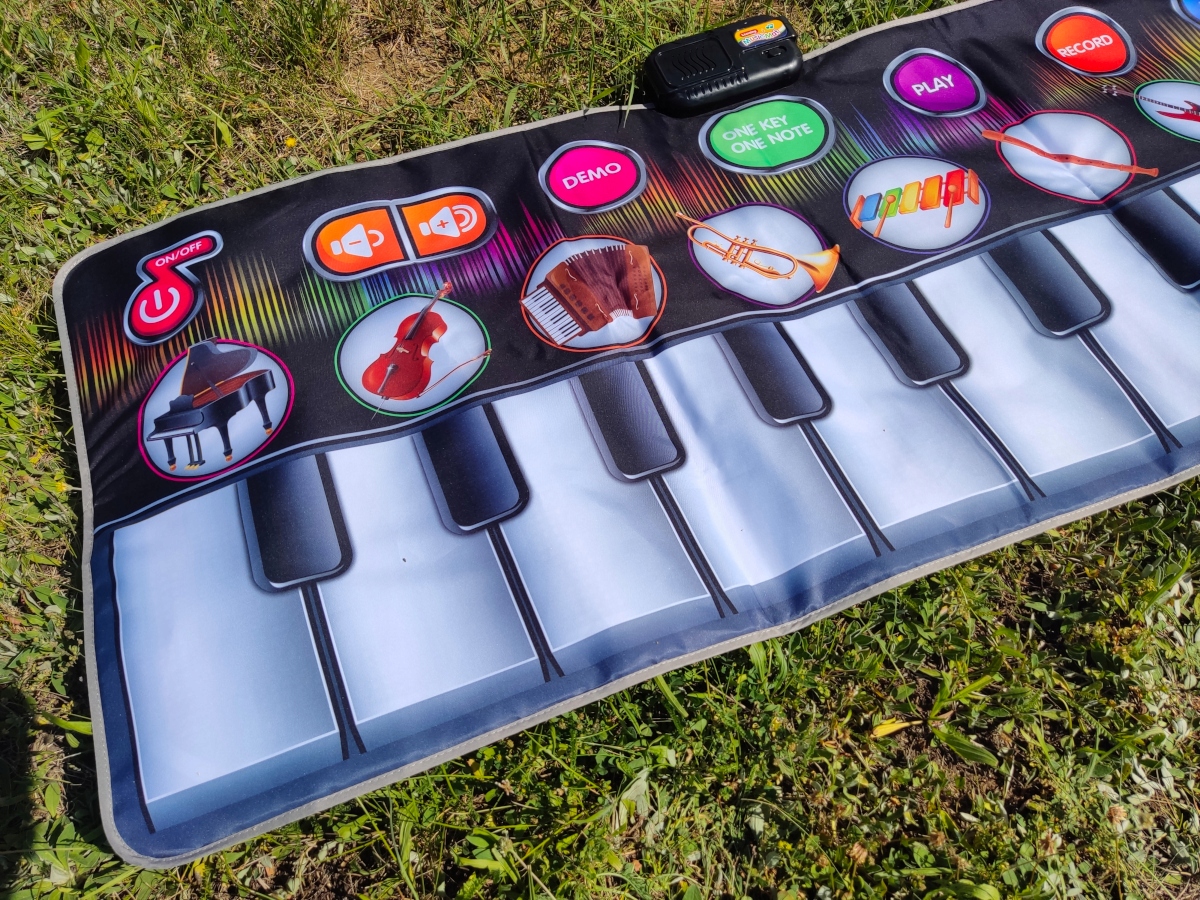 DUŻA MATA MUZYCZNA DO TAŃCZENIA INTERAKTYWNE PIANINKO dla dzieci NAGRYWANIE Kod producenta U612