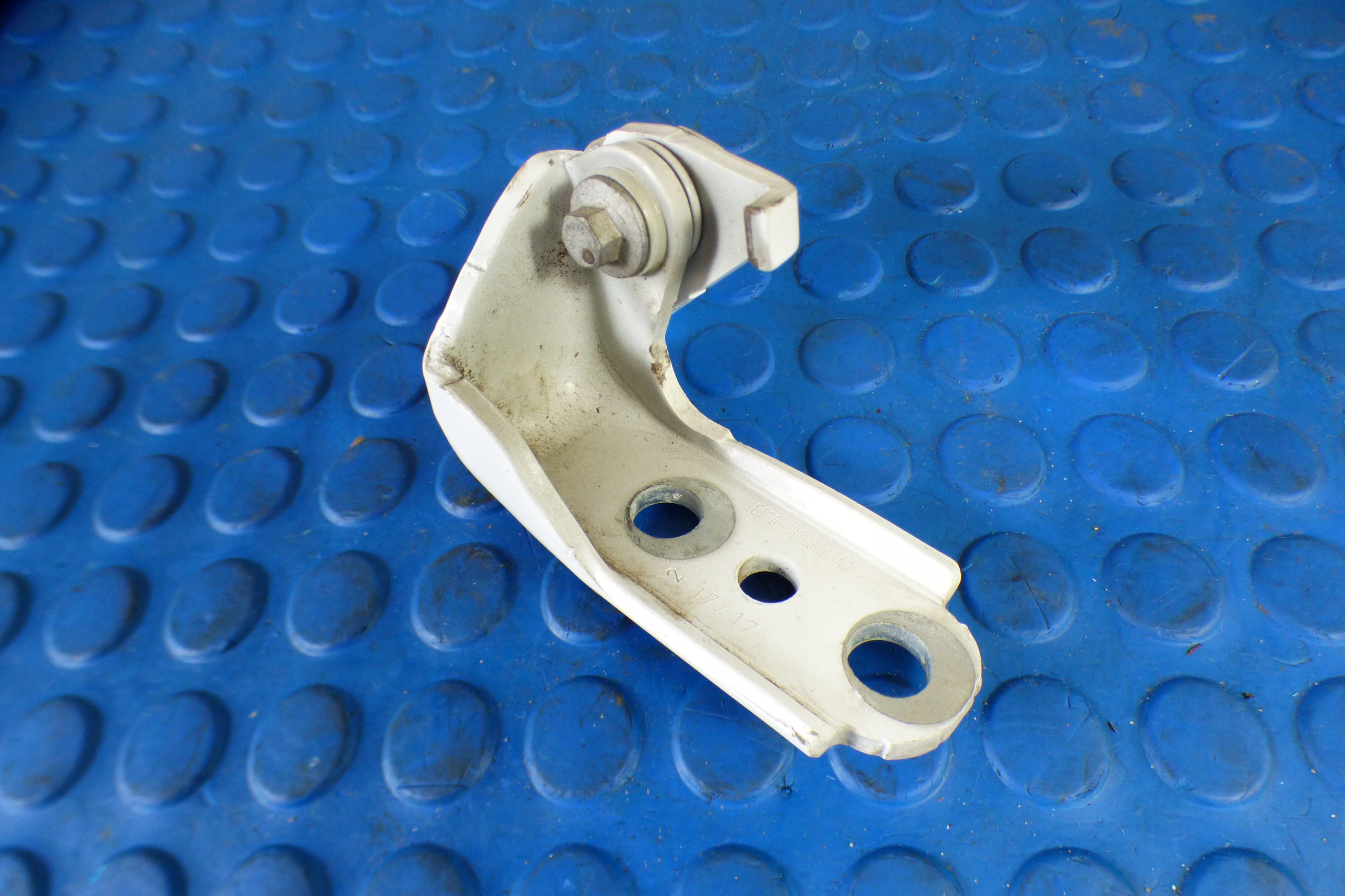hinge door right front upper lower FORD COURIER II MK2