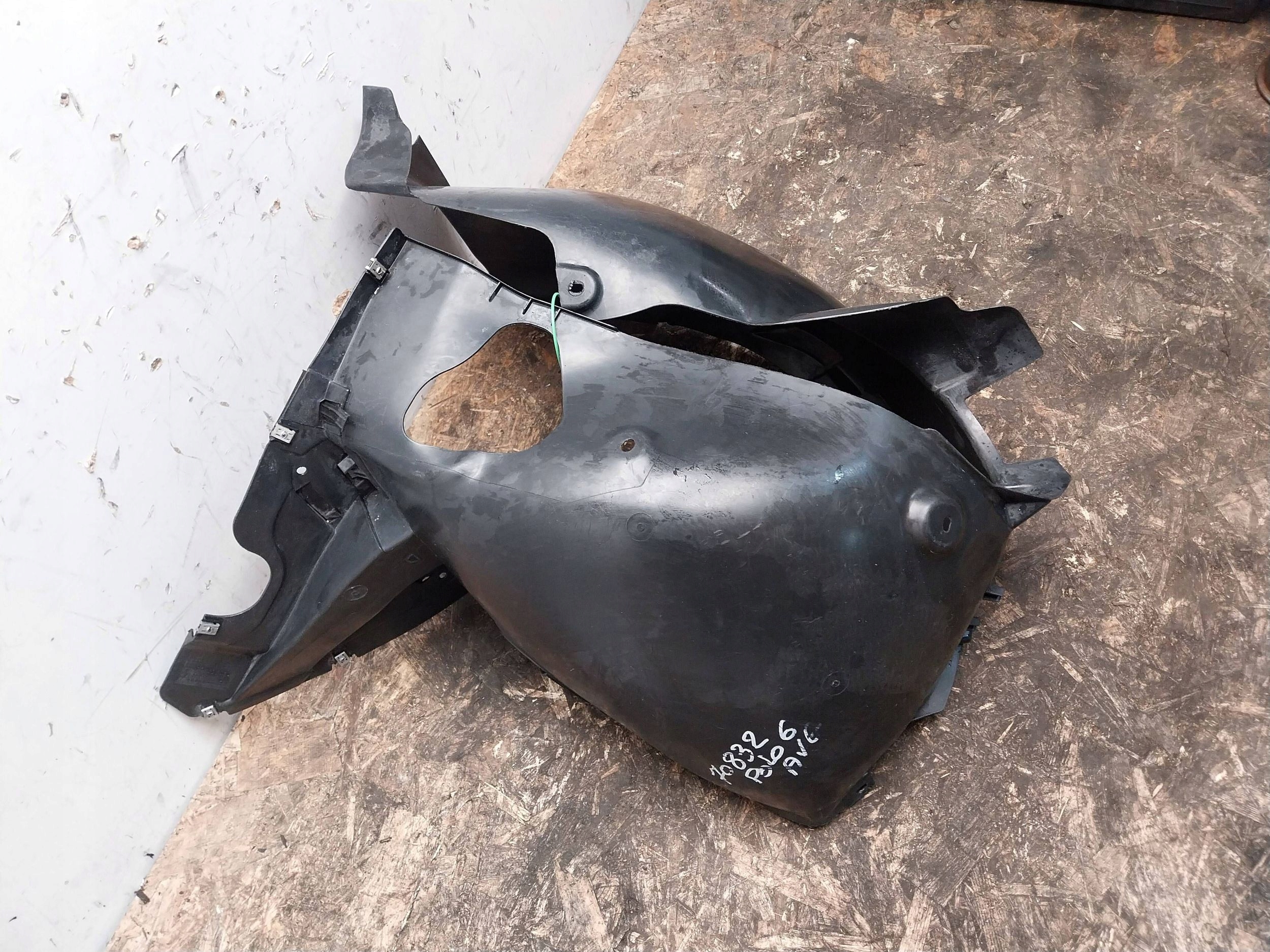 mudguard left front 2G0805911D VW POLO VI 2G